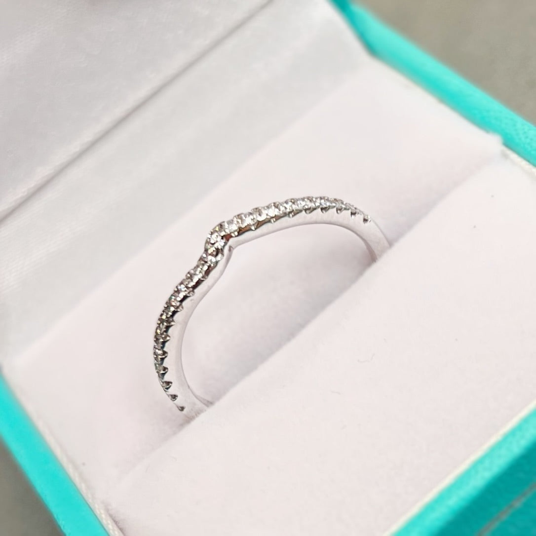 Elegant Platinum and Diamond Wave Ring - Size L