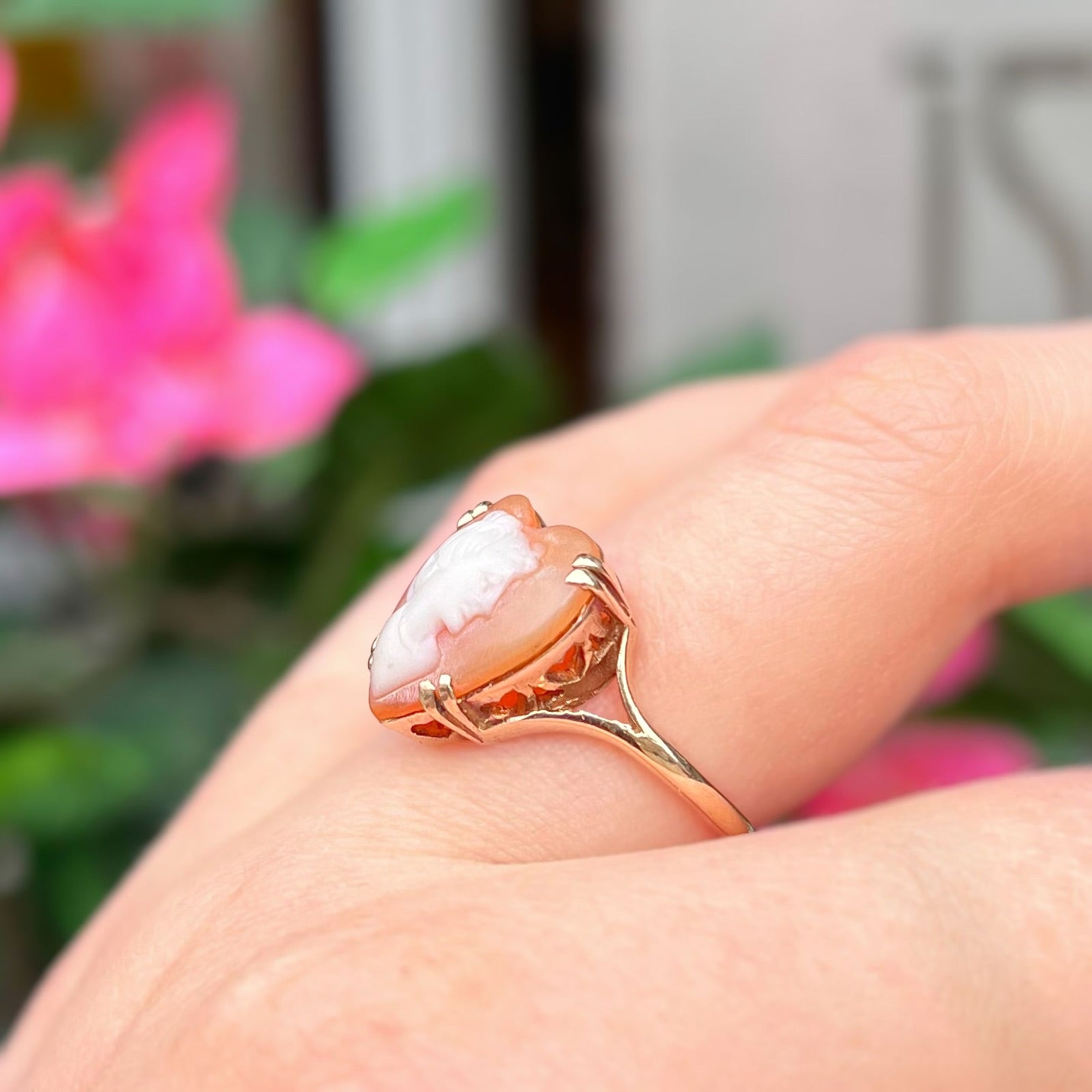 Vintage 9ct Yellow Gold Heart Shaped Cameo Ring - Size L1/2