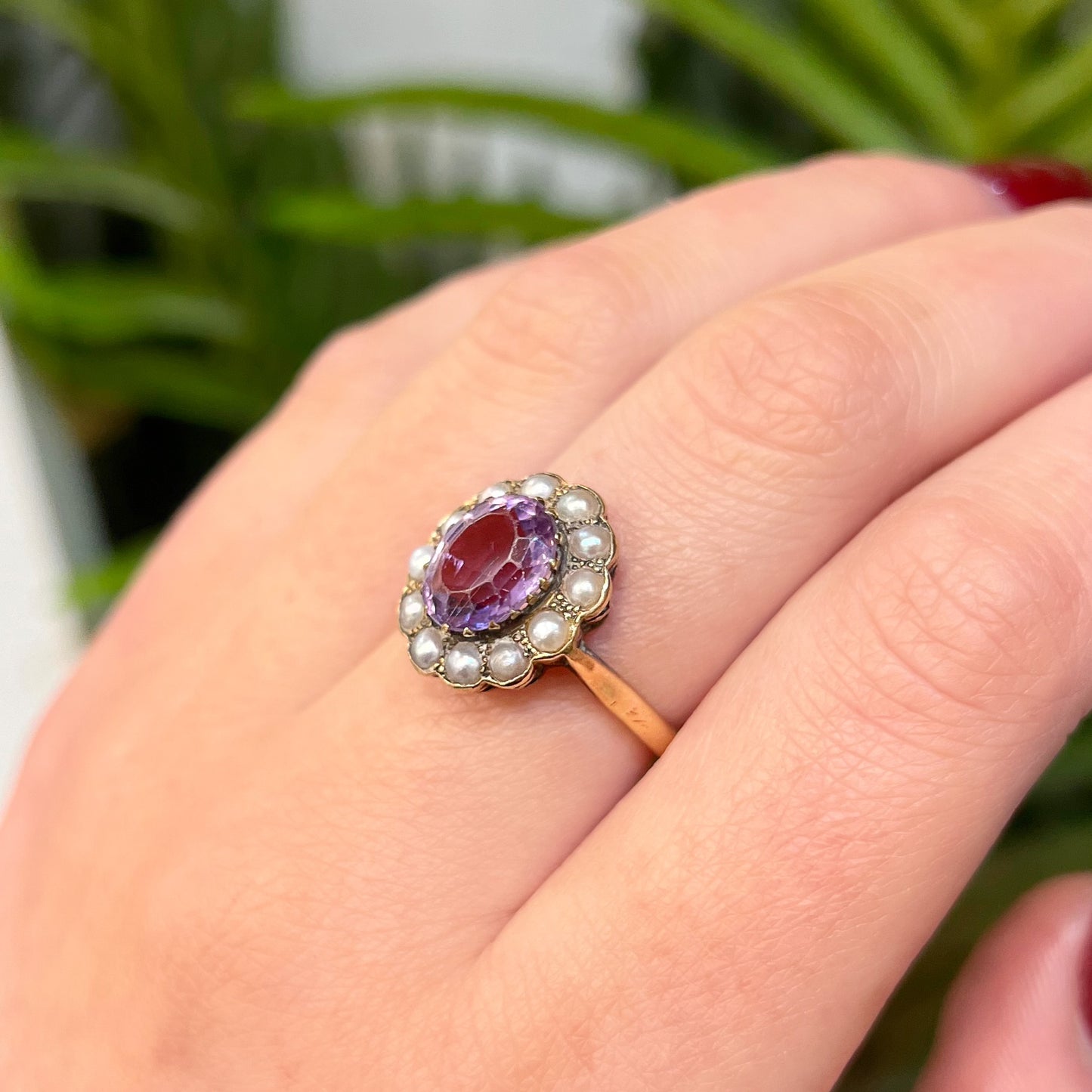 Vintage 9ct Yellow Gold Purple Amethyst and Pearl Cluster Ring - Size O