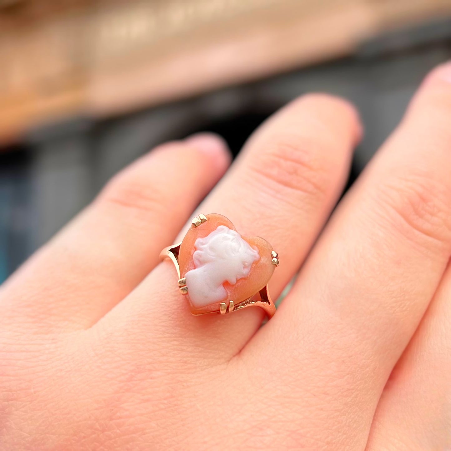 Vintage 9ct Yellow Gold Heart Shaped Cameo Ring - Size L1/2