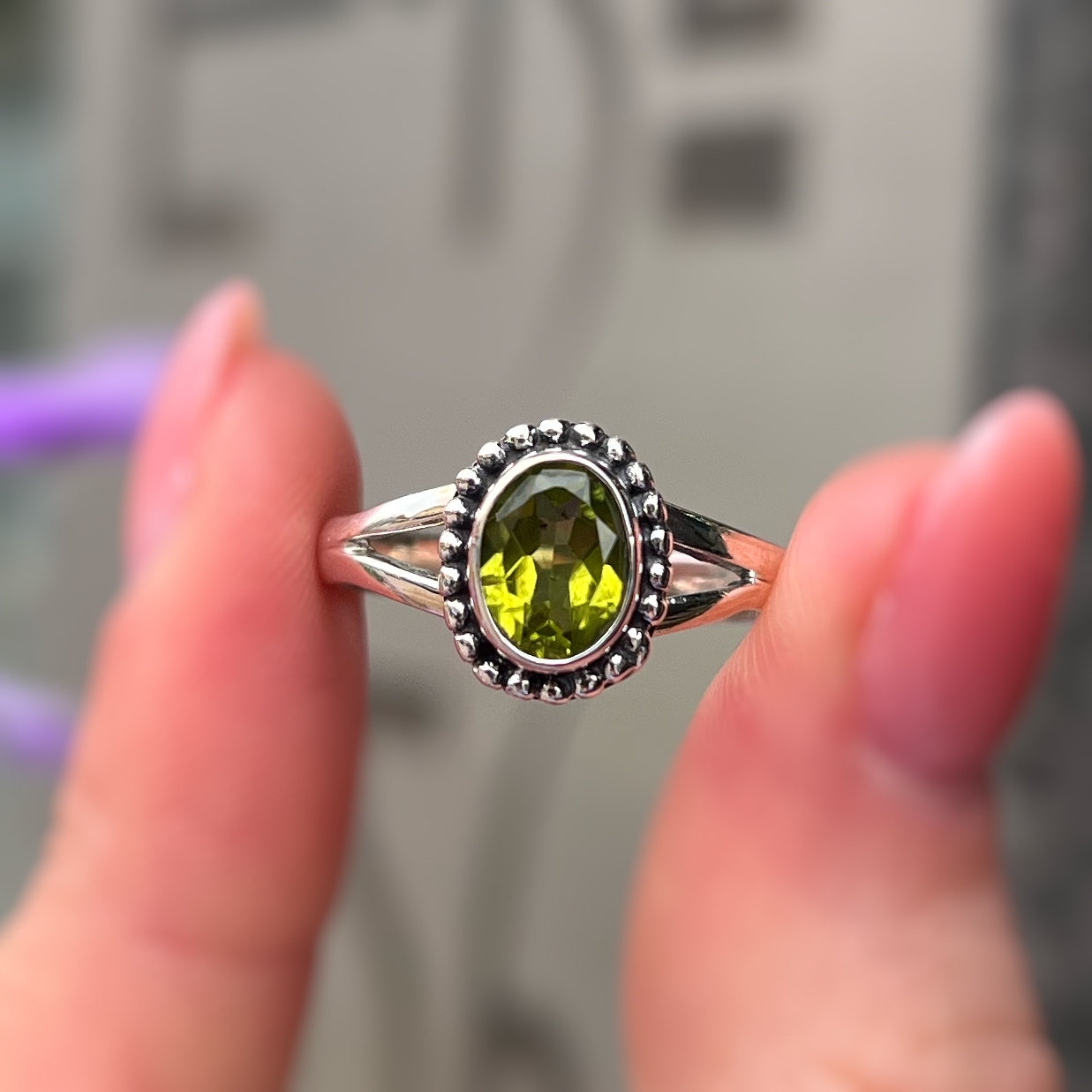 Sterling Silver Oval Peridot Ring