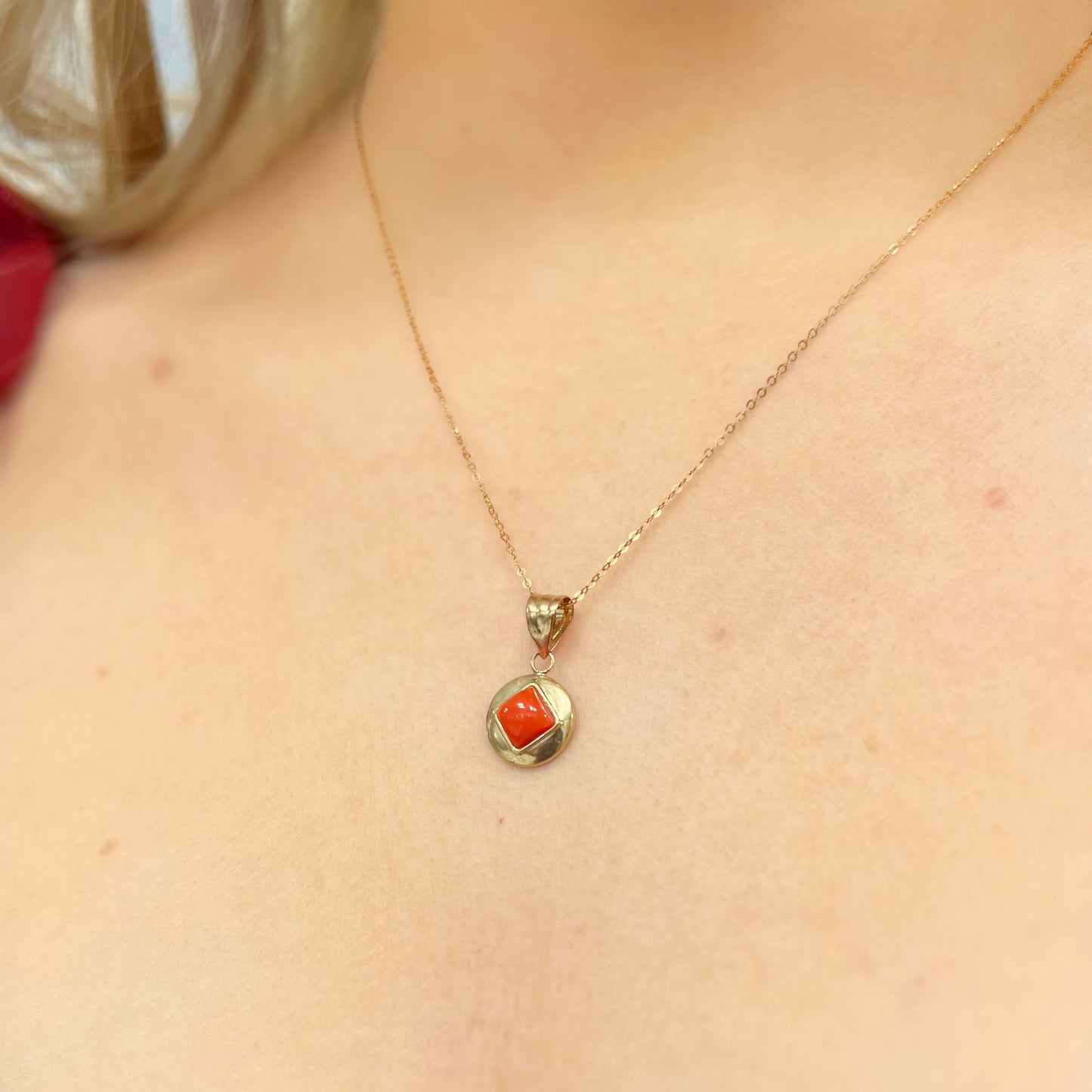 Rare and Timeless 9ct Yellow Gold Small Coral Disc Necklace
