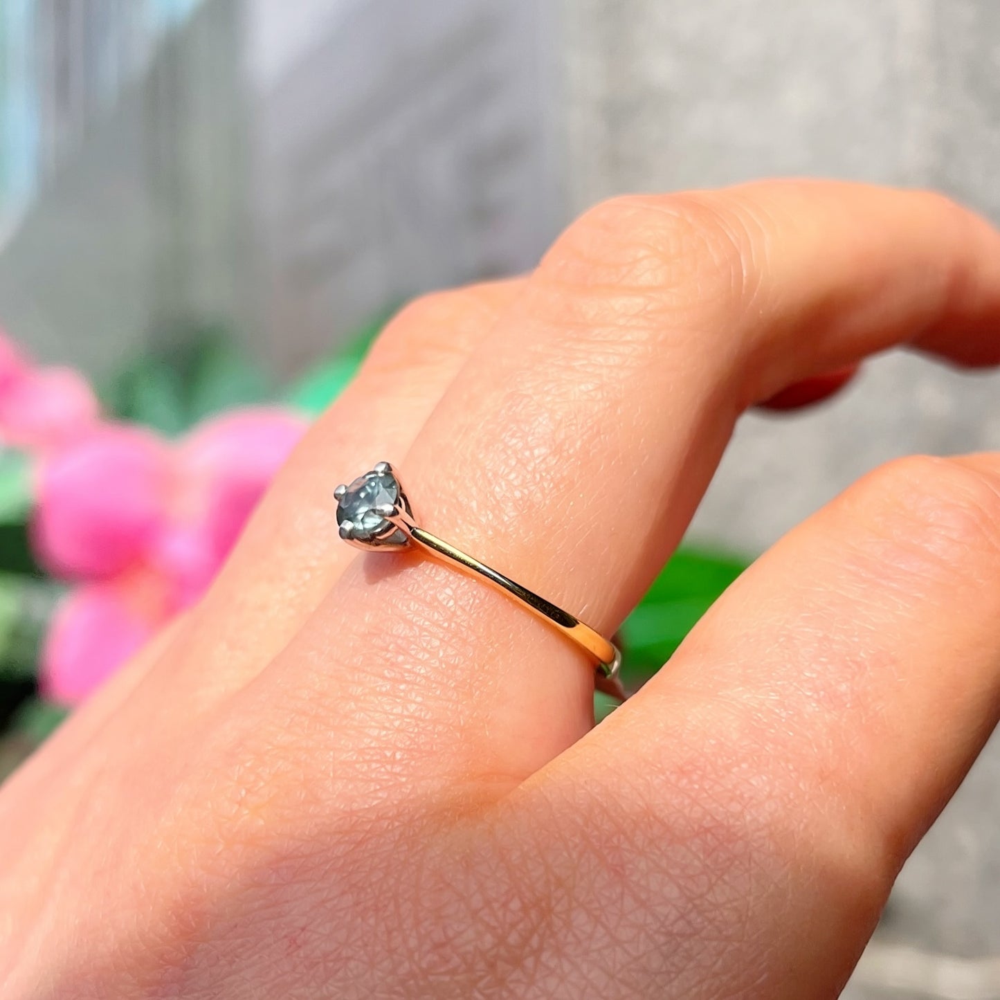 Vintage 18ct Yellow Gold Green Sapphire Solitaire Ring - Size P