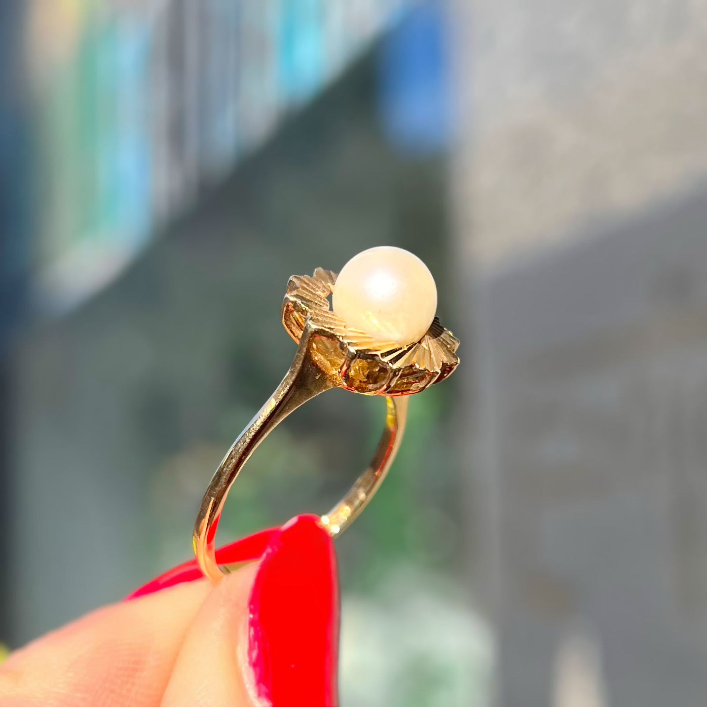 Retro 9ct Yellow Gold Pearl Ring - Size M