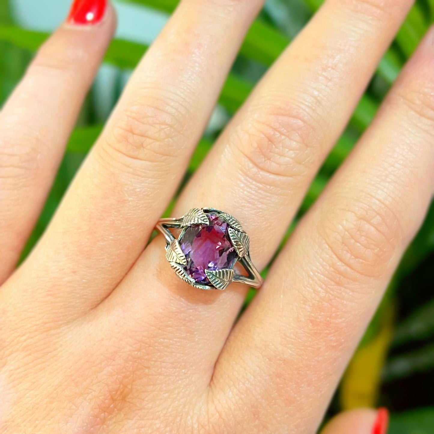 Nature-inspired Sterling Silver Oval Amethyst Leaf Ring - Size O