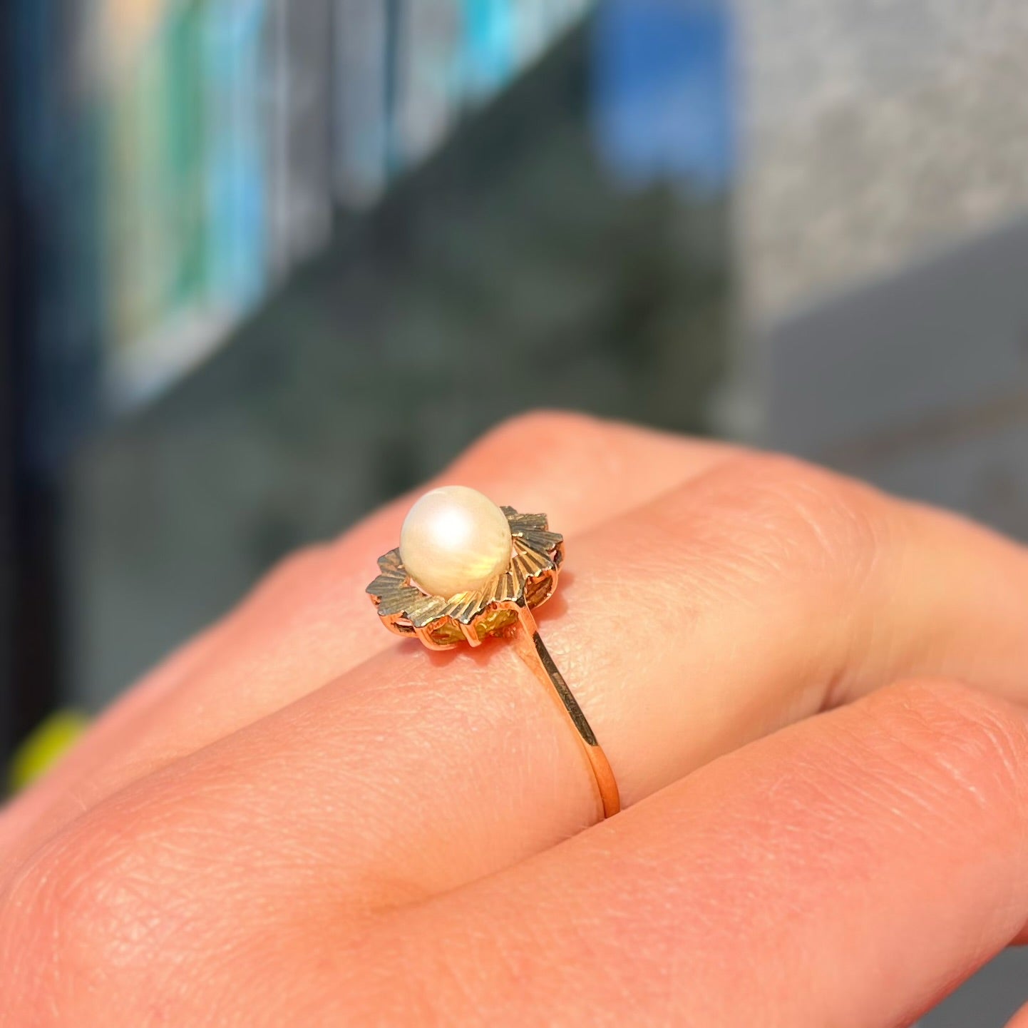 Retro 9ct Yellow Gold Pearl Ring - Size M
