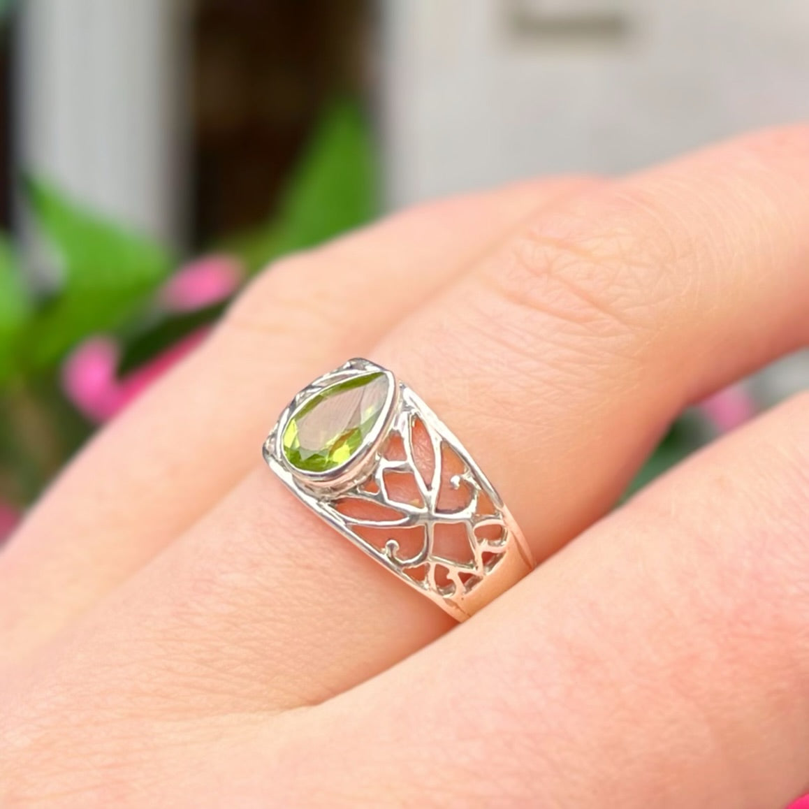 Chunky Sterling Silver Pear-shaped Peridot Dress Ring - Size L