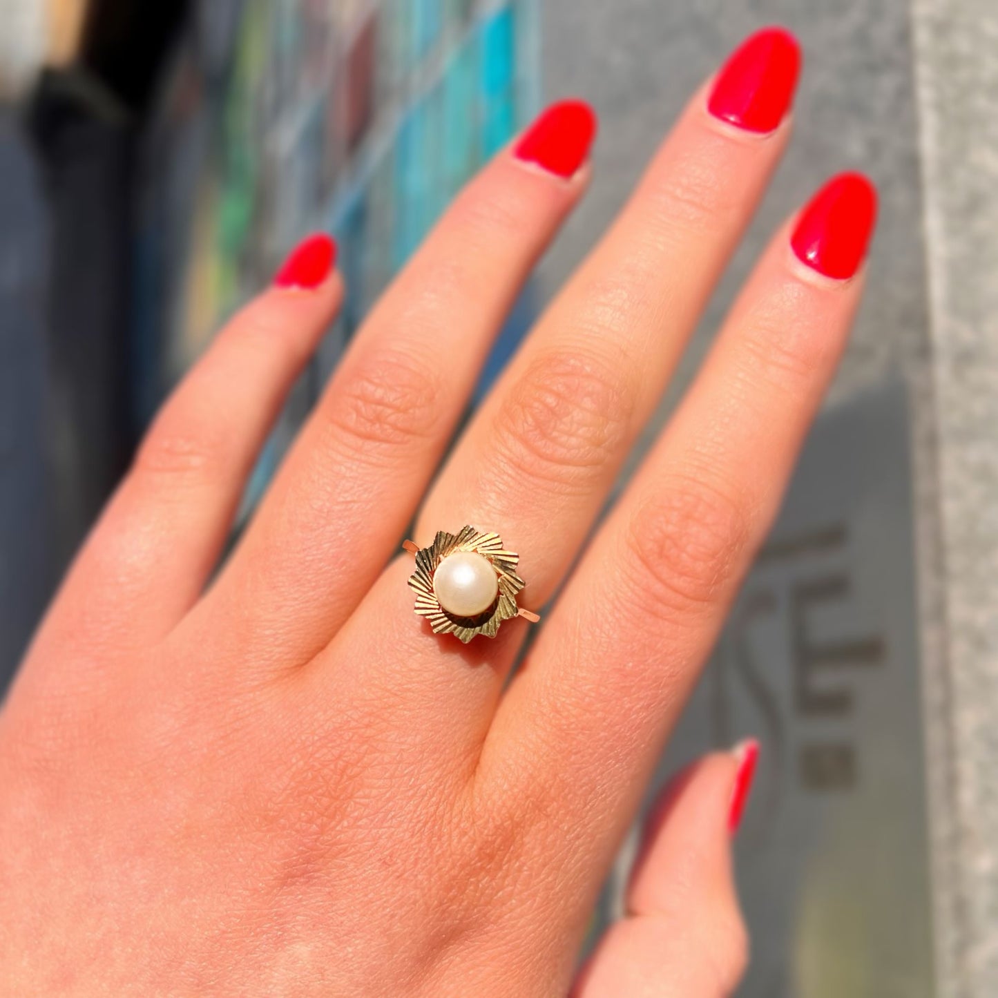 Retro 9ct Yellow Gold Pearl Ring - Size M