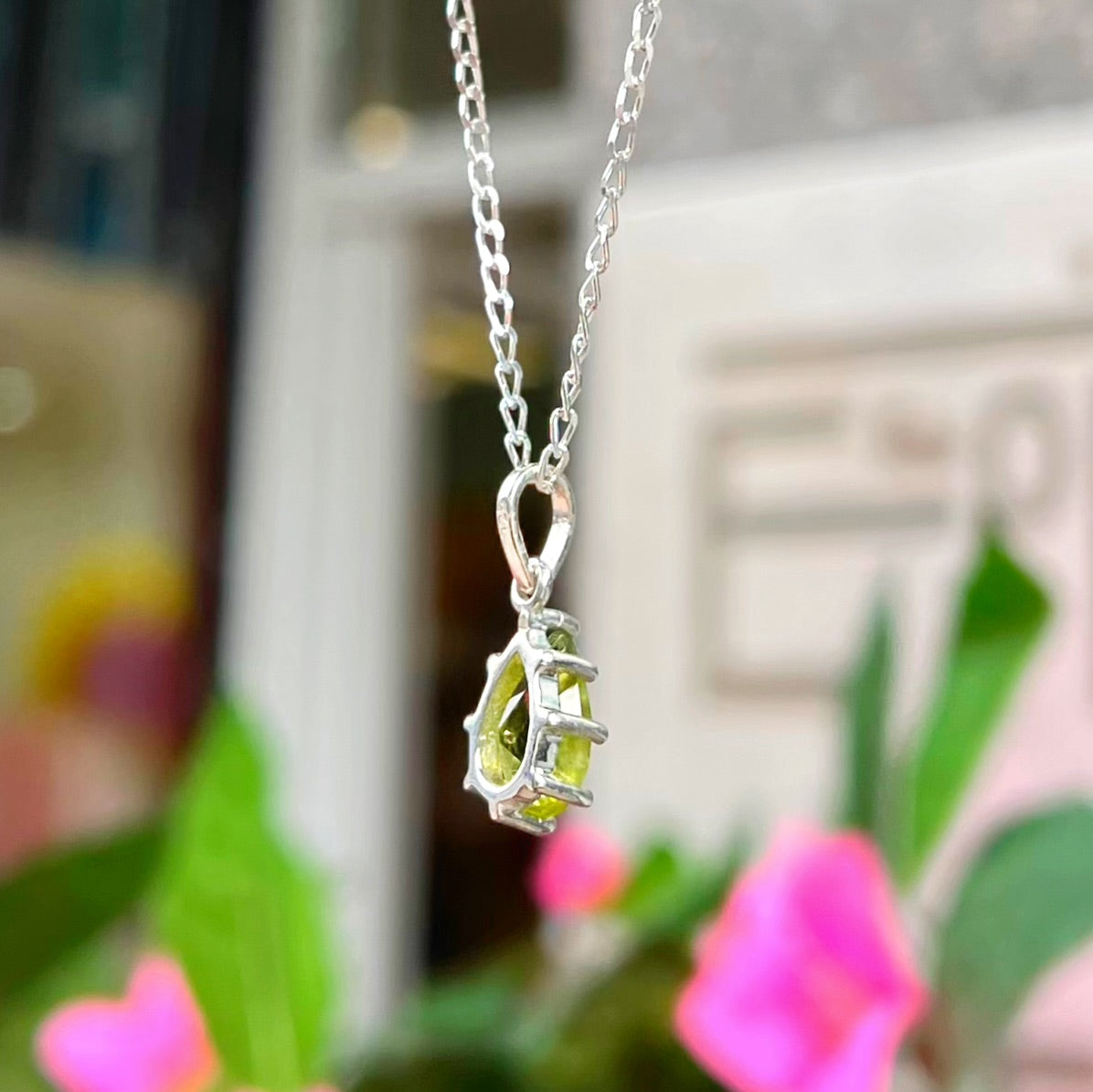 Classy Sterling Silver Pear-Shaped Claw-Set Peridot Necklace