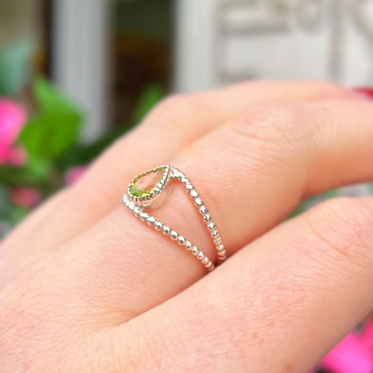 Unusual Sterling Silver Pear-shaped Peridot Dress Ring - Size M ½