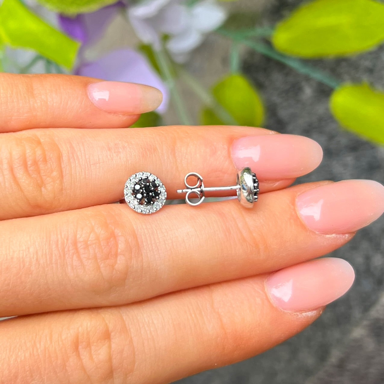 Vintage 9ct White Gold Round Black & White Diamond Halo Stud Earrings
