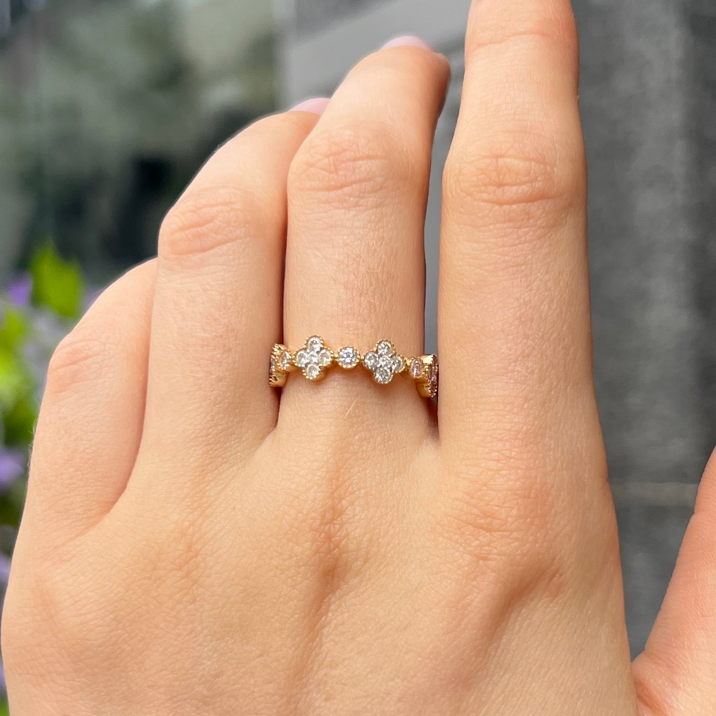 18ct Yellow Gold Clover Design Half Eternity Diamond Ring - Size M