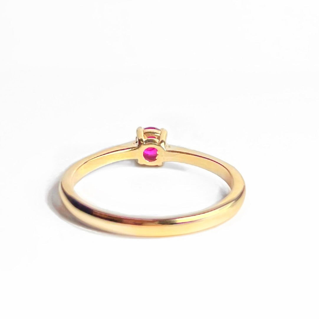 Vintage 9ct Yellow Gold Ruby Solitaire Stacking Ring - Size P