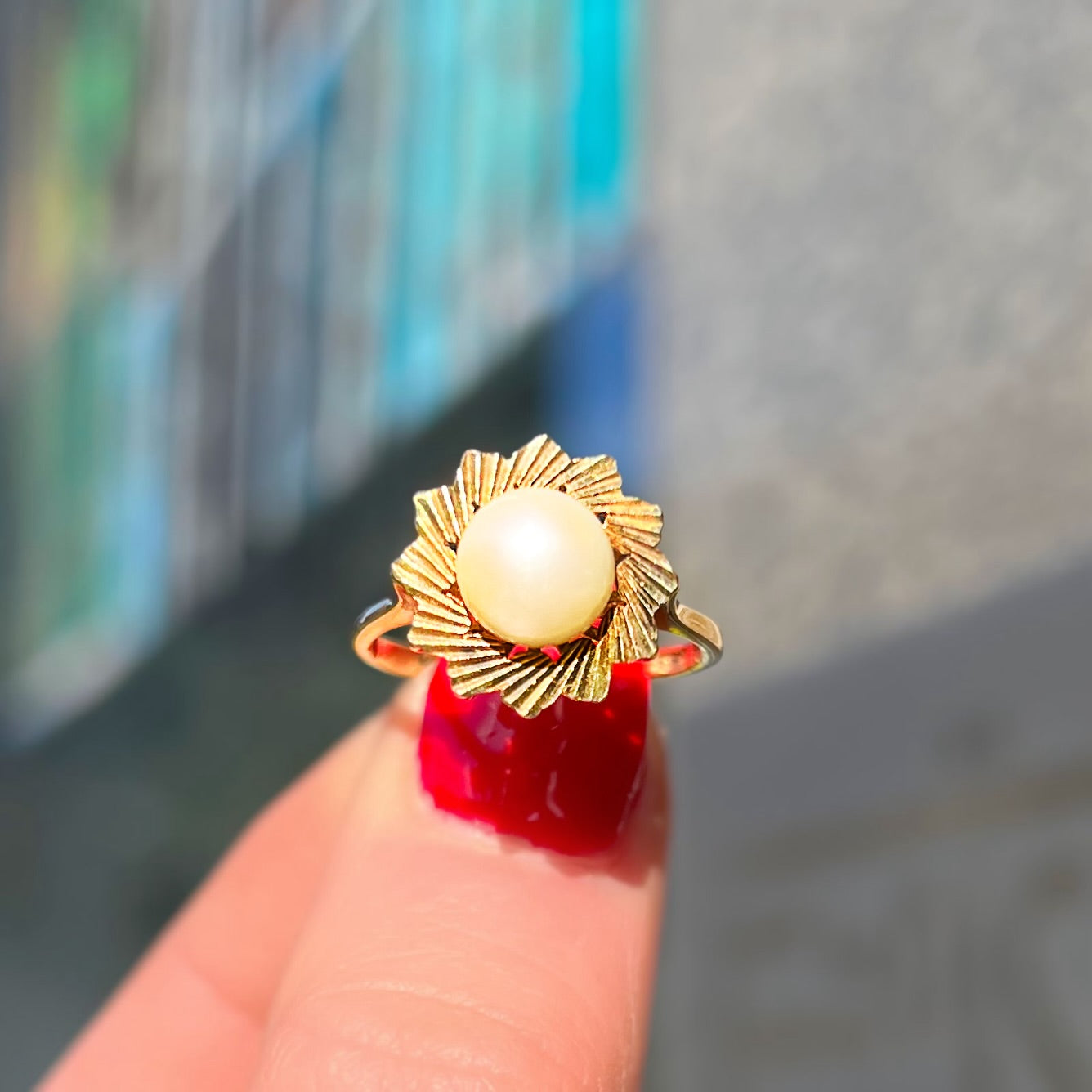 Retro 9ct Yellow Gold Pearl Ring - Size M