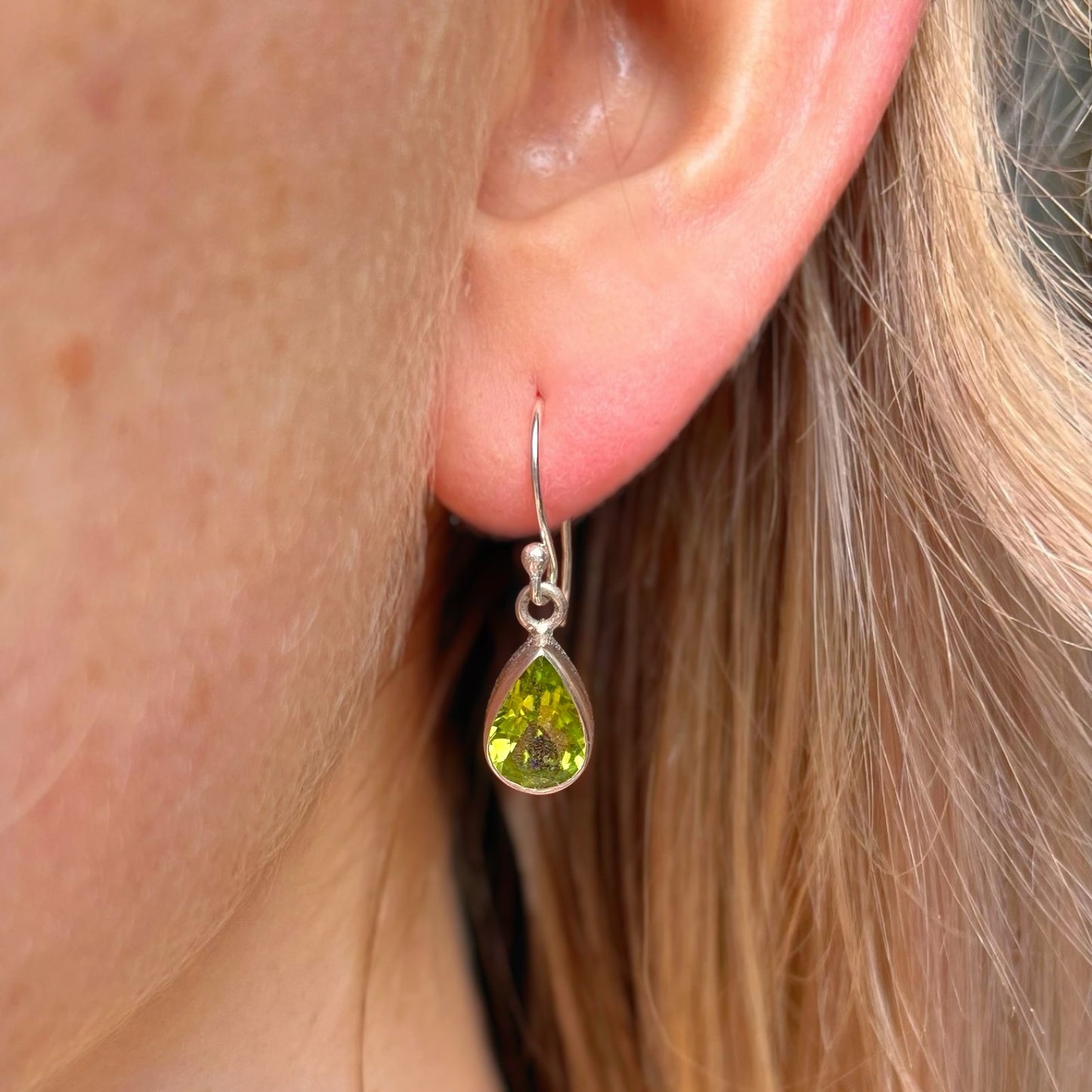 Sterling Silver Pear-Shaped Peridot Bezel Set Drop Earrings