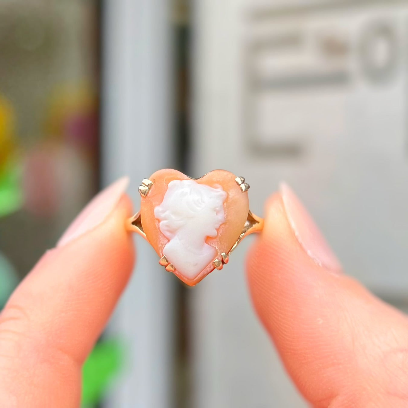 Vintage 9ct Yellow Gold Heart Shaped Cameo Ring - Size L1/2