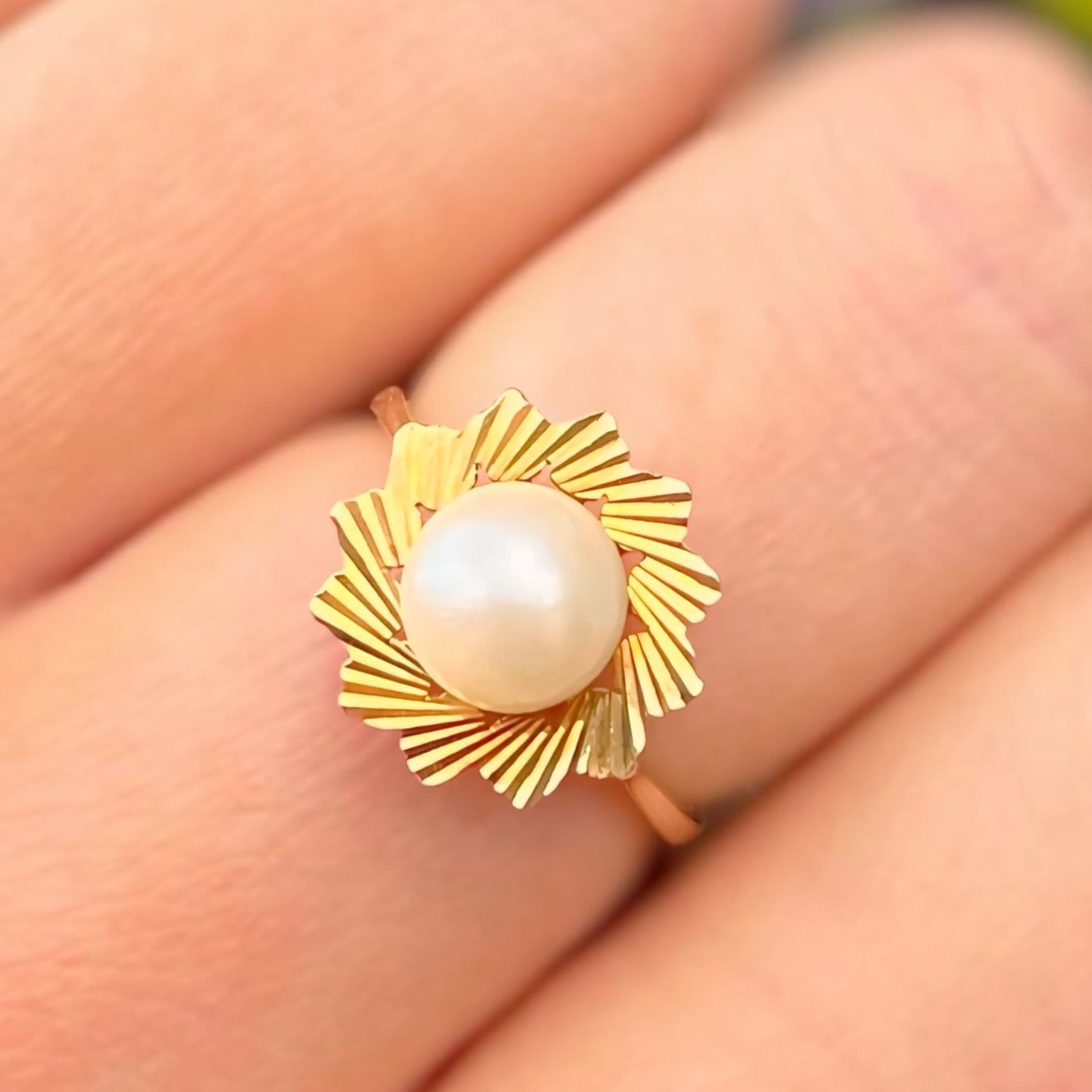 Retro 9ct Yellow Gold Pearl Ring - Size M