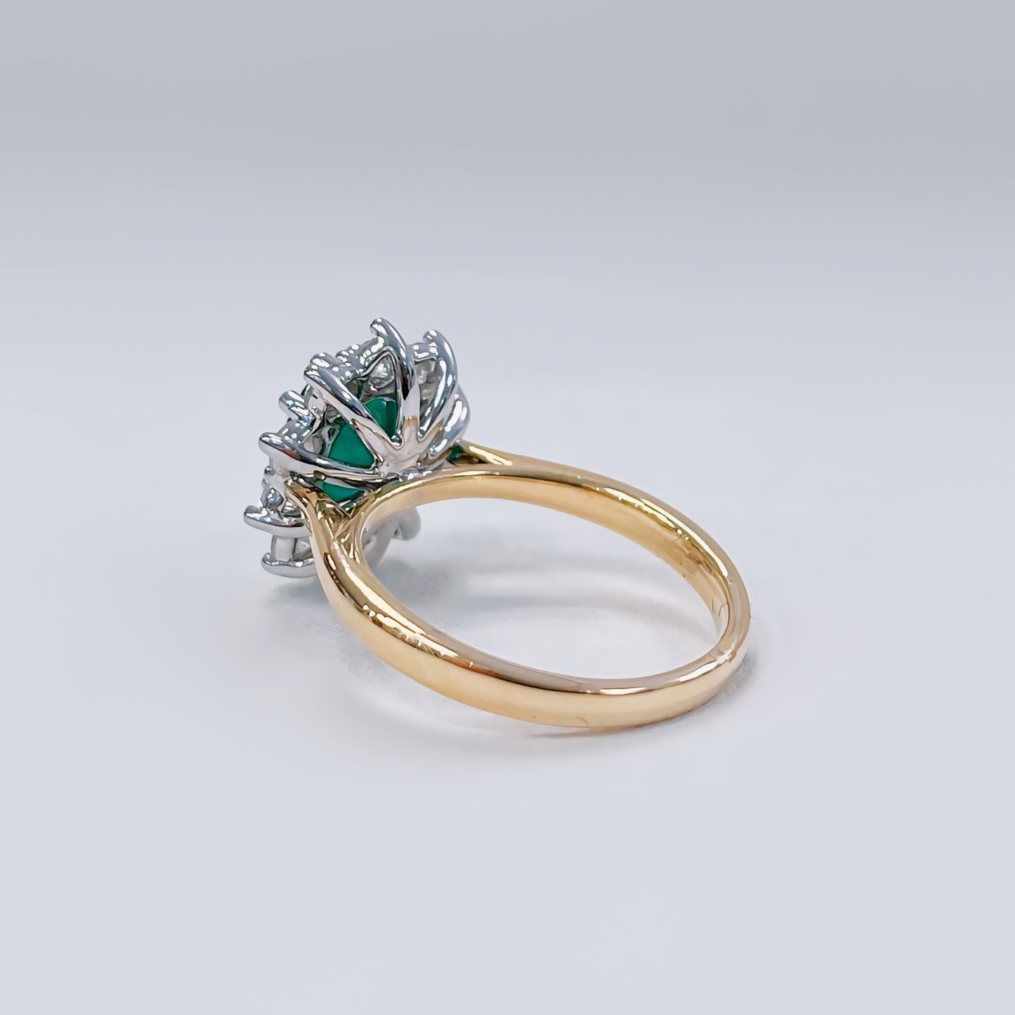 Classic 18ct Yellow Gold Green Emerald and Diamond Cluster Ring - M ½