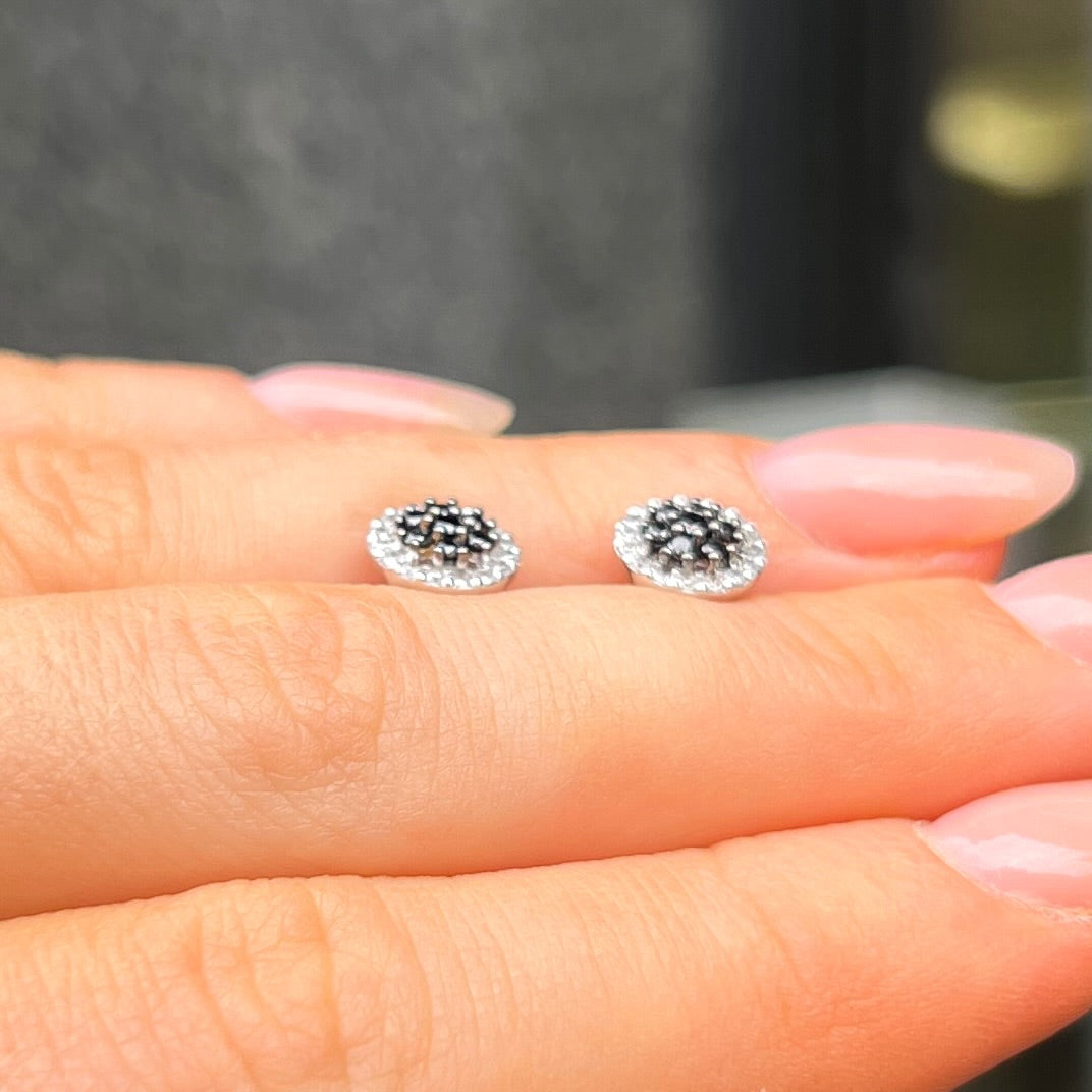 Vintage 9ct White Gold Round Black & White Diamond Halo Stud Earrings