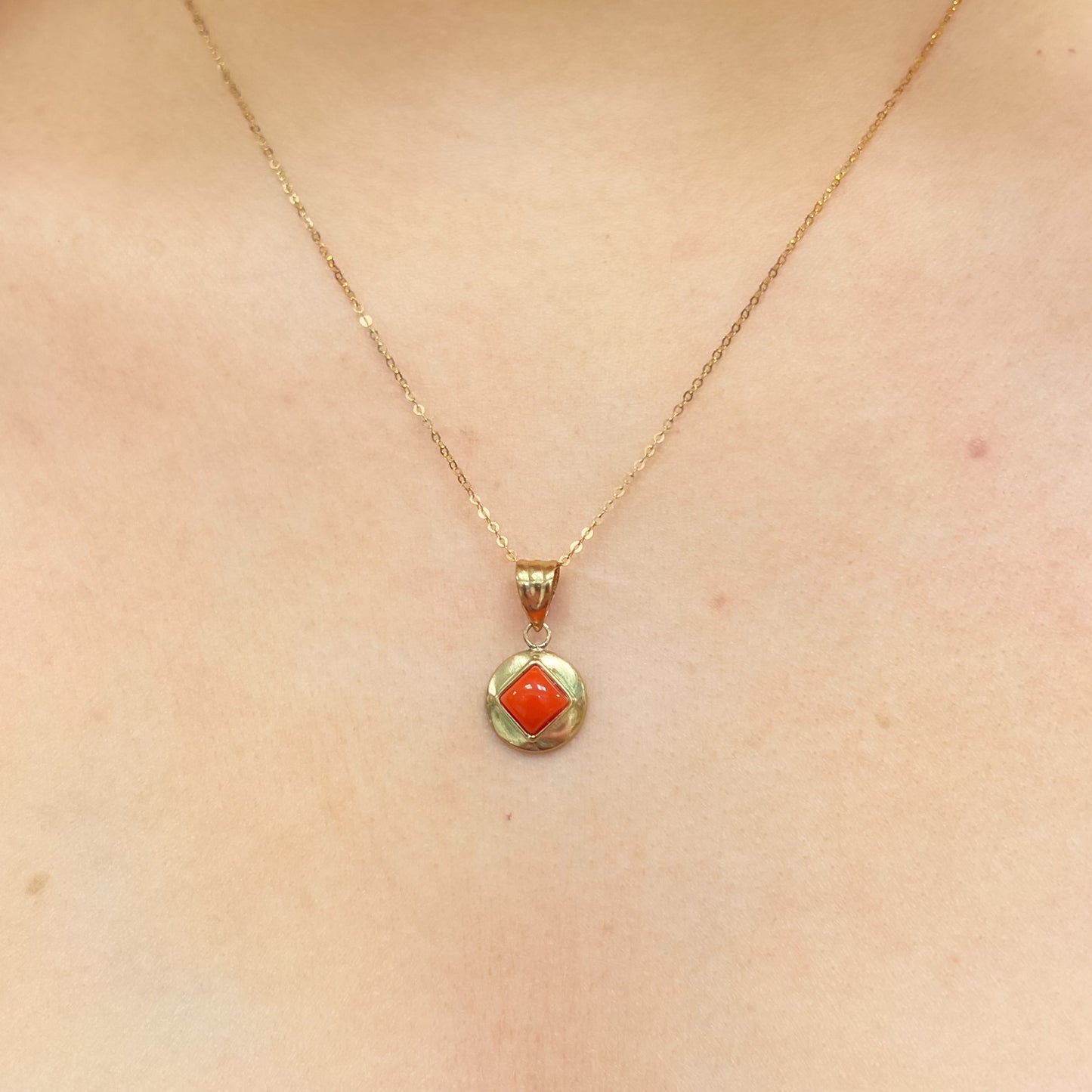 Rare and Timeless 9ct Yellow Gold Small Coral Disc Necklace