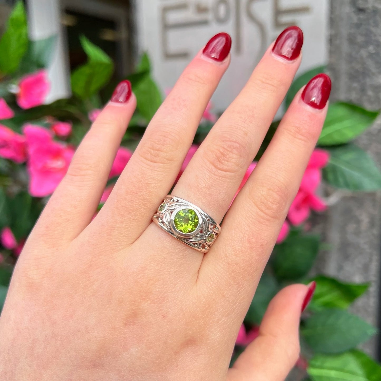 Ornate Chunky Sterling SIlver Nature-inspired Peridot Ring - Size T