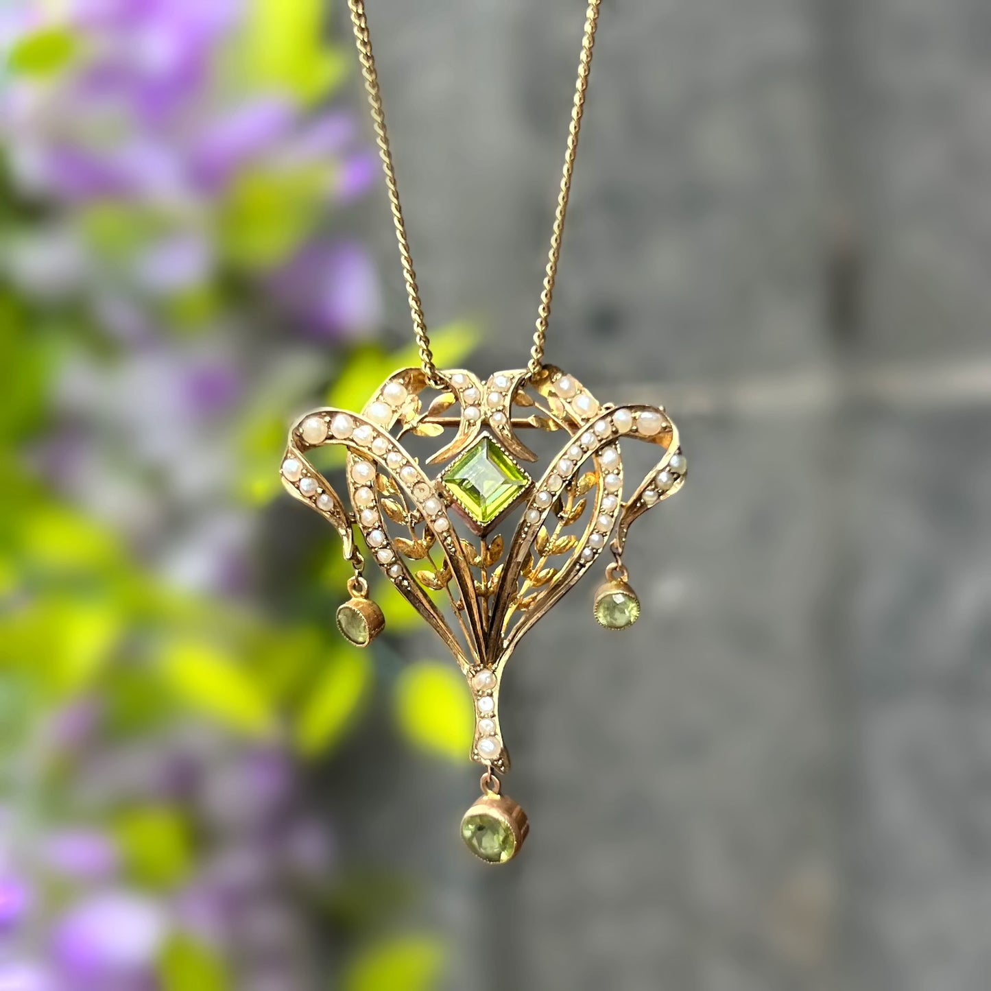 Antique Edwardian 9ct Yellow Gold Seed Pearl and Peridot Brooch/Pendant Lavalier