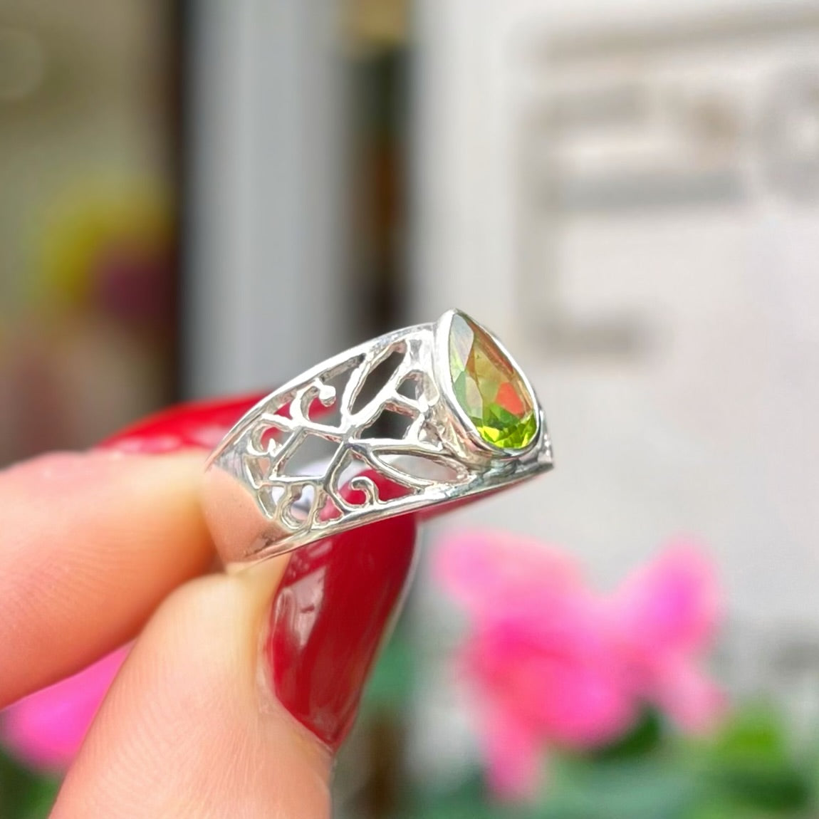 Chunky Sterling Silver Pear-shaped Peridot Dress Ring - Size L