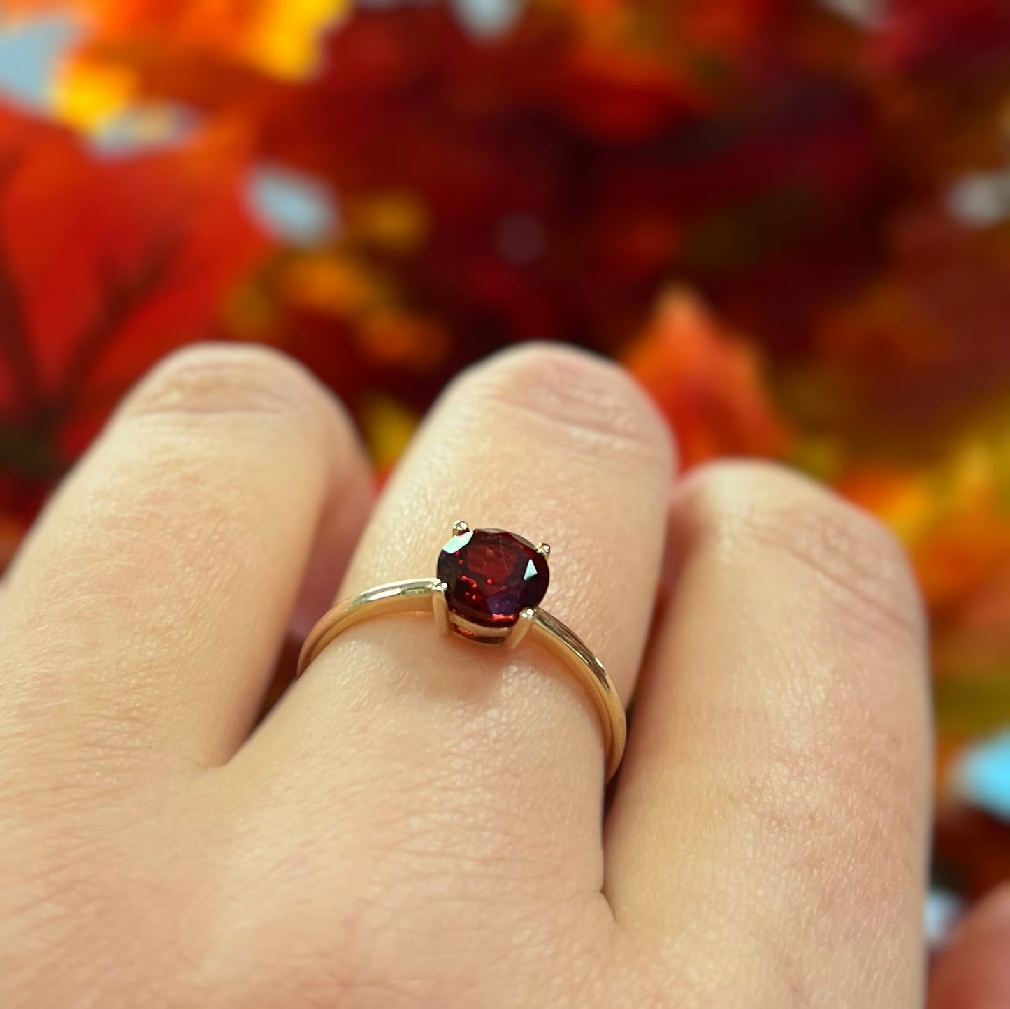 Vintage 9ct Yellow Gold Round Garnet Solitaire Stacking Ring - Size O ½