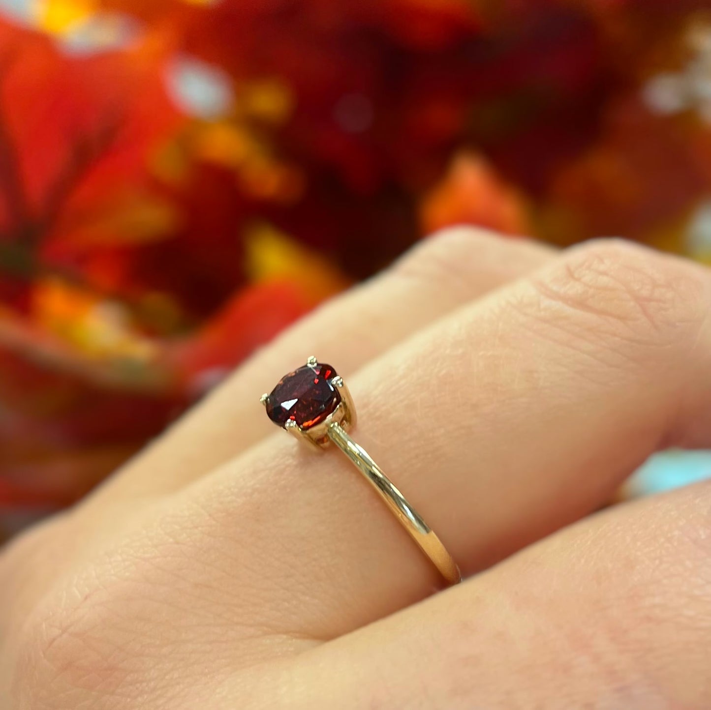 Vintage 9ct Yellow Gold Round Garnet Solitaire Stacking Ring - Size O ½