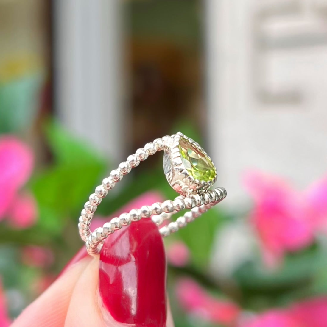 Unusual Sterling Silver Pear-shaped Peridot Dress Ring - Size M ½
