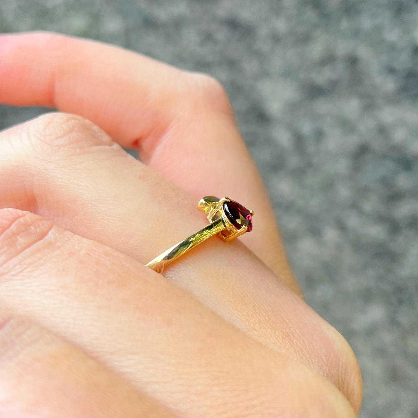 Abstract 9ct Yellow Gold Pear Shaped Garnet Stacking Ring - Size O