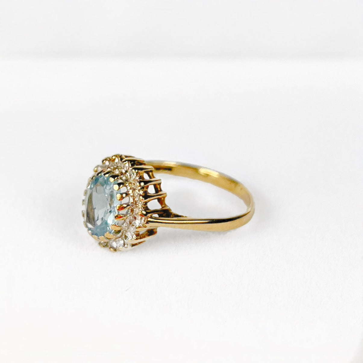 Classic Vintage 9ct Yellow Gold Aquamarine and Diamond Ring - Size O