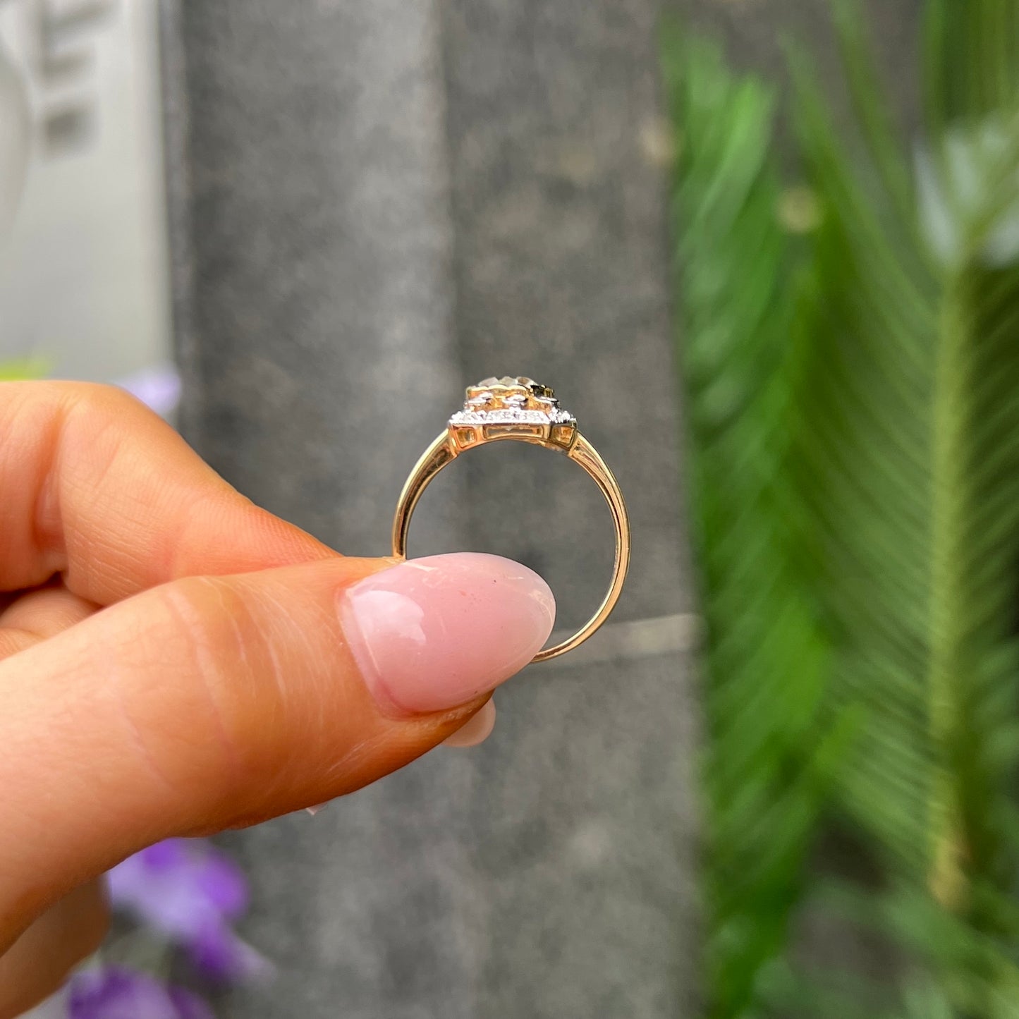 9ct Yellow Gold Green Amethyst and Diamond Ring - Size M