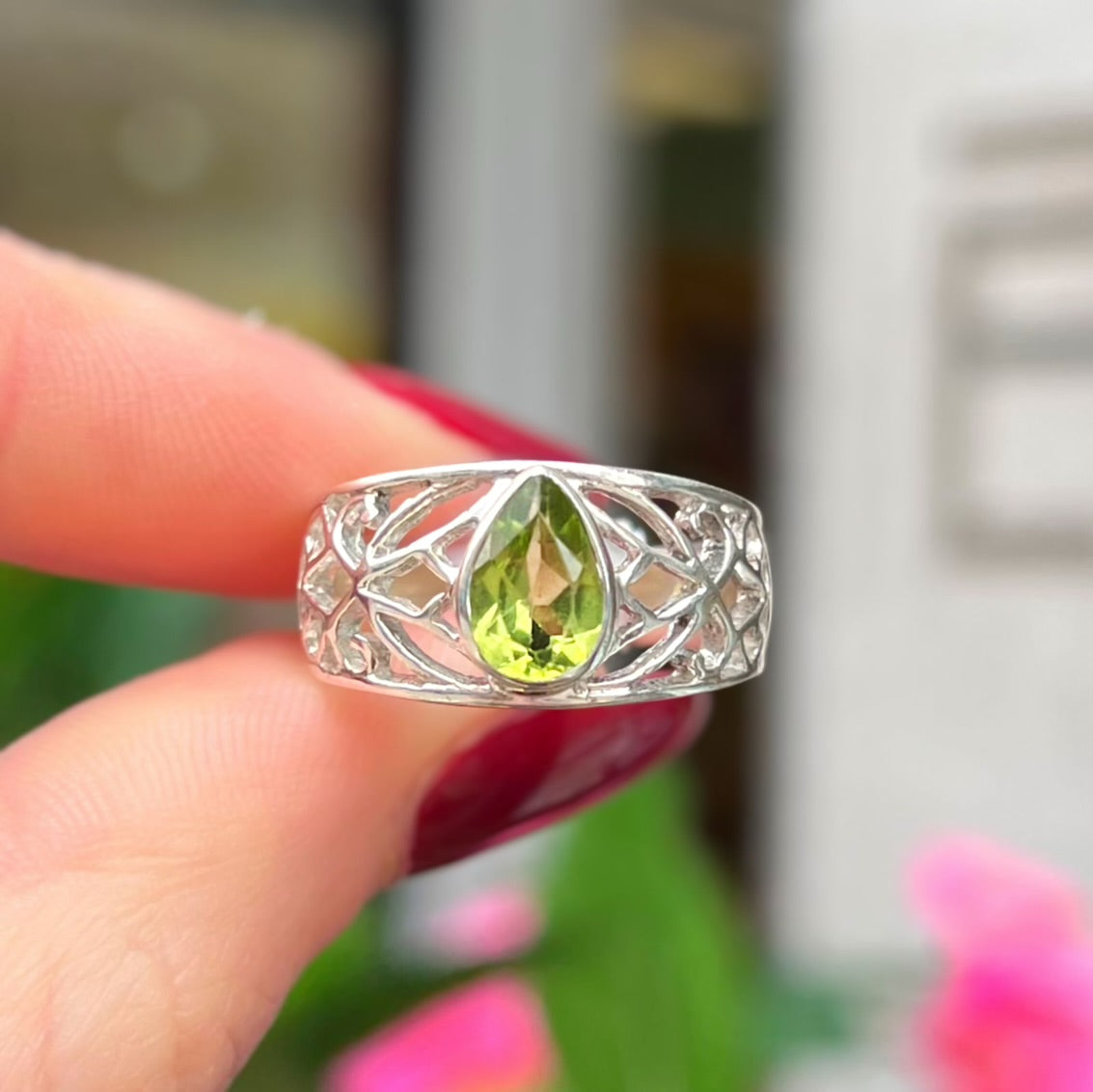 Chunky Sterling Silver Pear-shaped Peridot Dress Ring - Size L