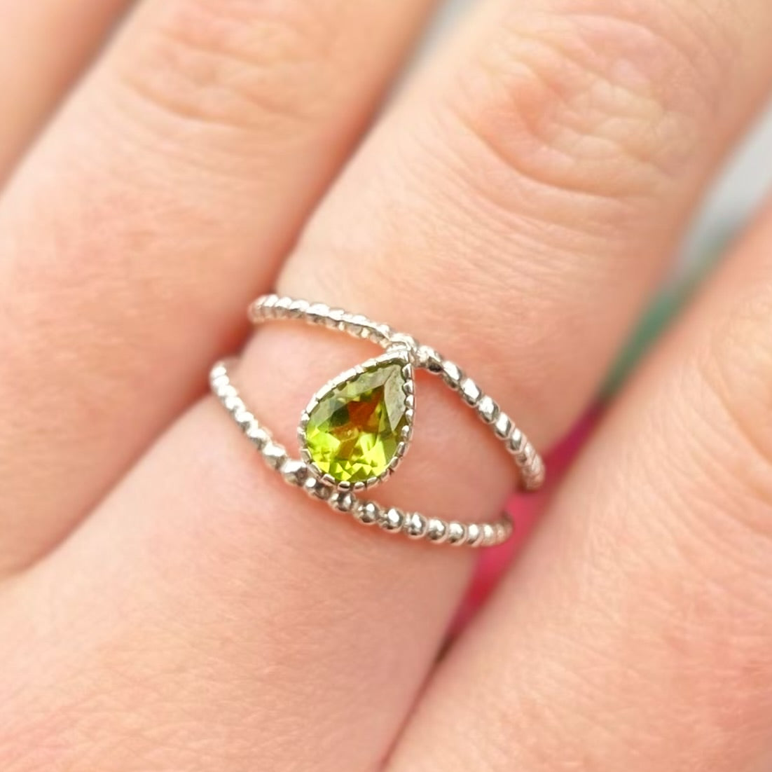 Unusual Sterling Silver Pear-shaped Peridot Dress Ring - Size M ½