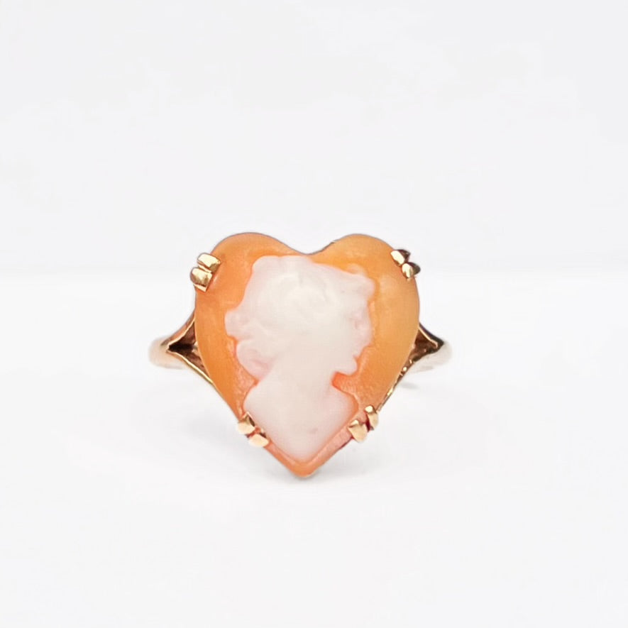 Vintage 9ct Yellow Gold Heart Shaped Cameo Ring - Size L1/2