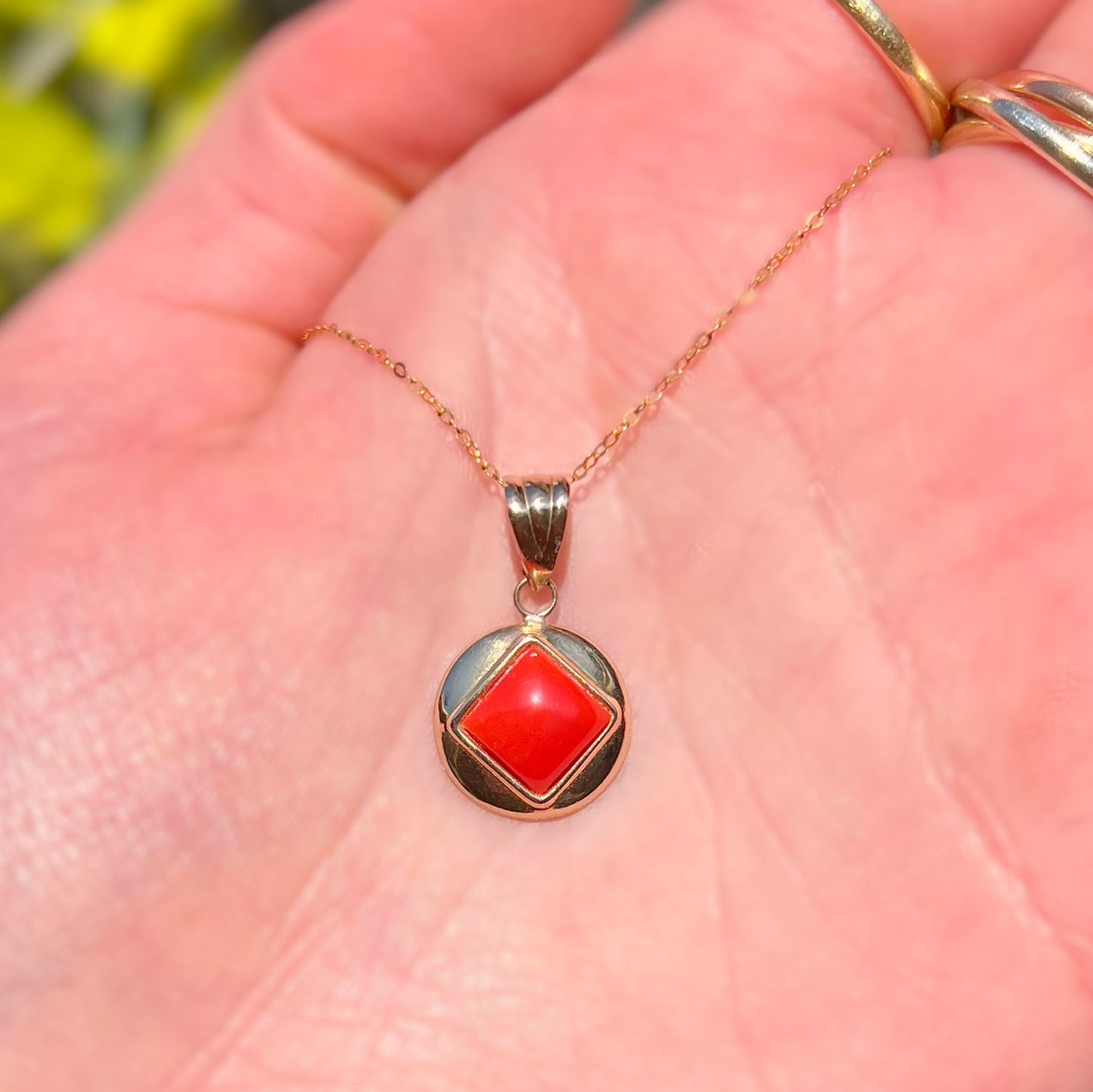 Rare and Timeless 9ct Yellow Gold Large Coral Disc Necklace