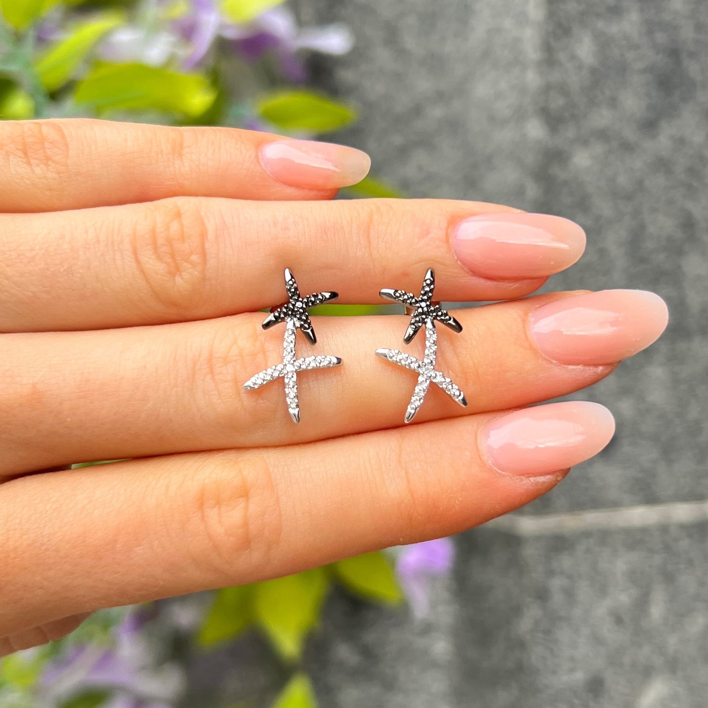 Vintage 9ct White Gold Black & White Diamond Kisses Stud Earrings
