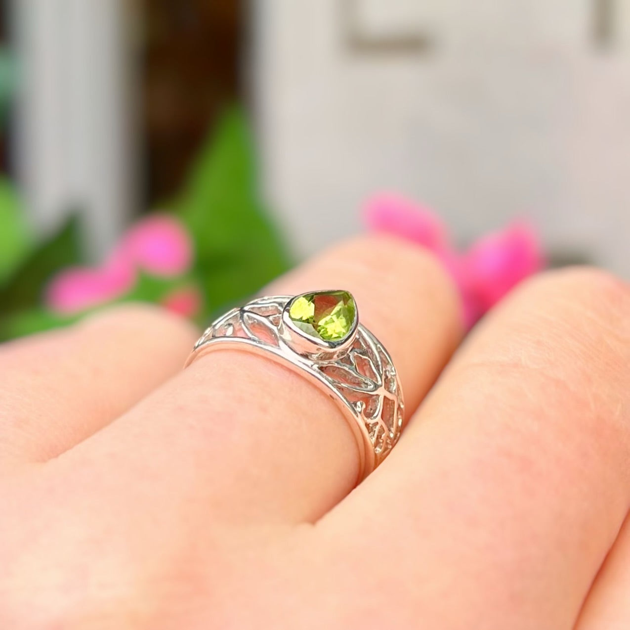Chunky Sterling Silver Pear-shaped Peridot Dress Ring - Size L