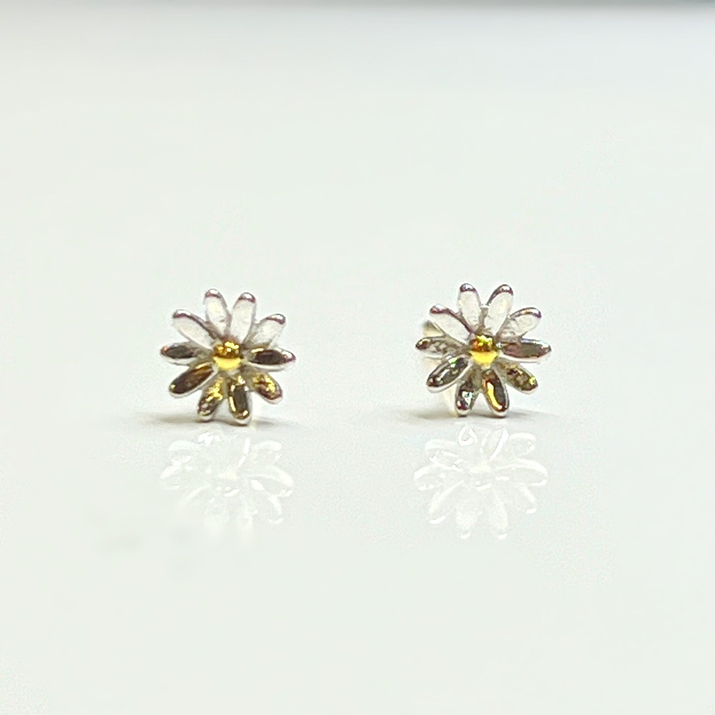 Sterling Silver & 9ct Gold Plated Two-toned Daisy Stud Earrings