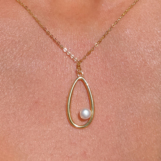 Modern 9ct Gold Plated Freshwater Pearl Necklace
