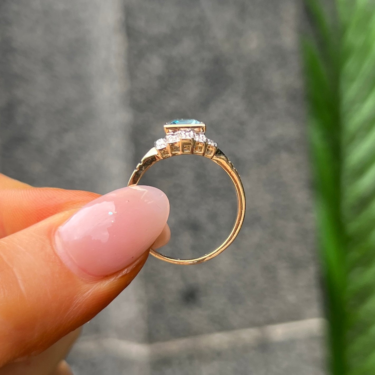 9ct Yellow Gold Blue Topaz and Diamond Ring - Size O