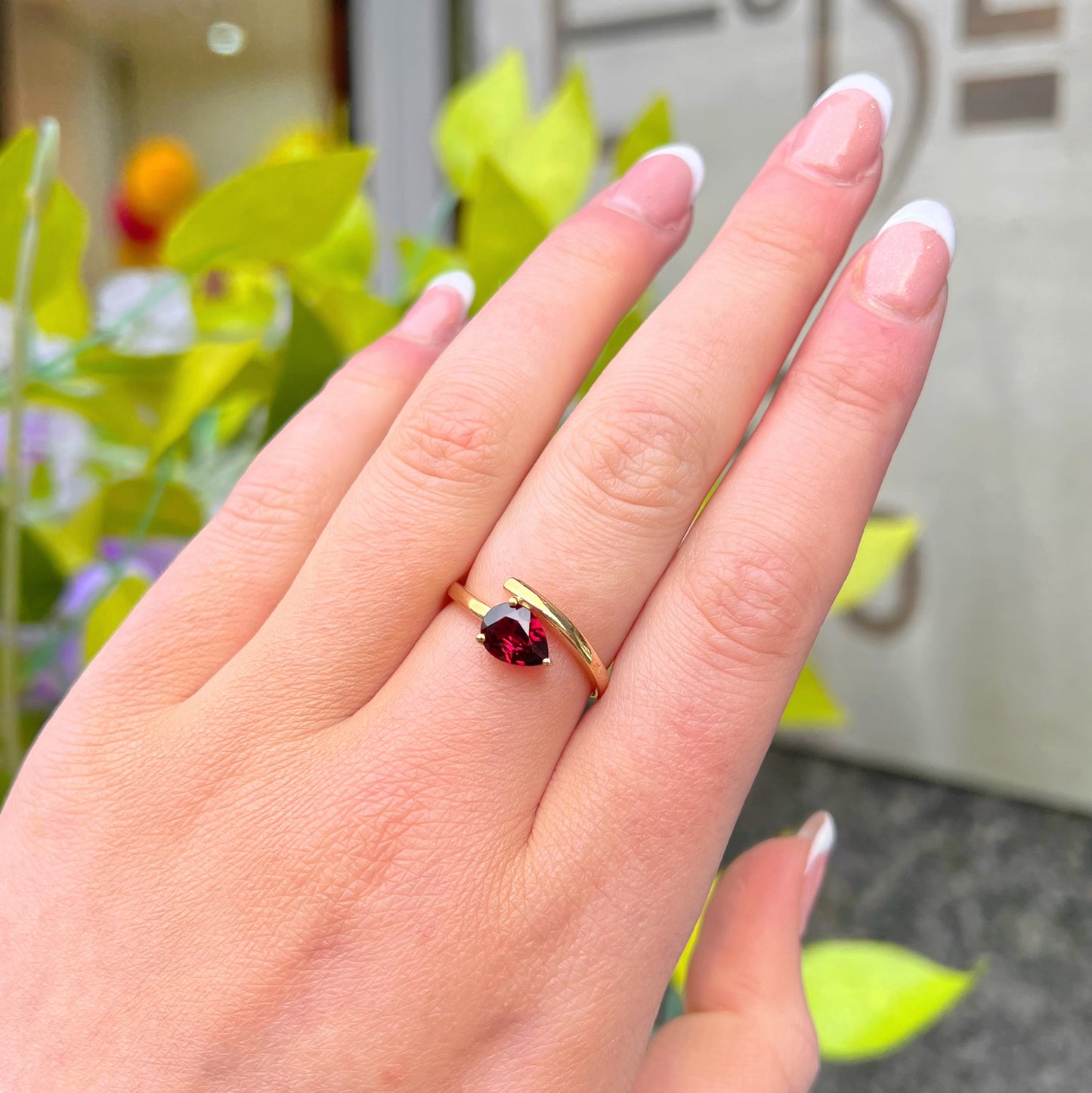 Abstract 9ct Yellow Gold Pear Shaped Garnet Stacking Ring - Size O