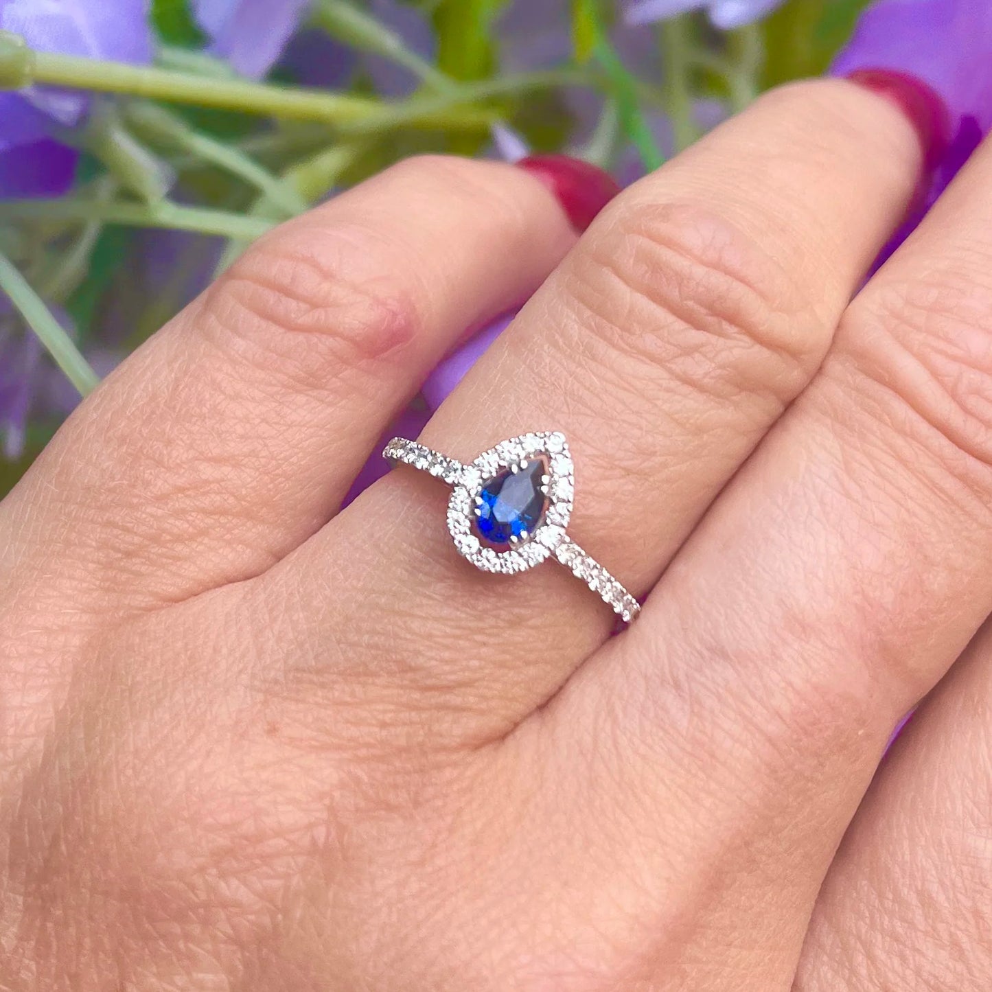 18ct White Gold Sapphire and Diamond ring