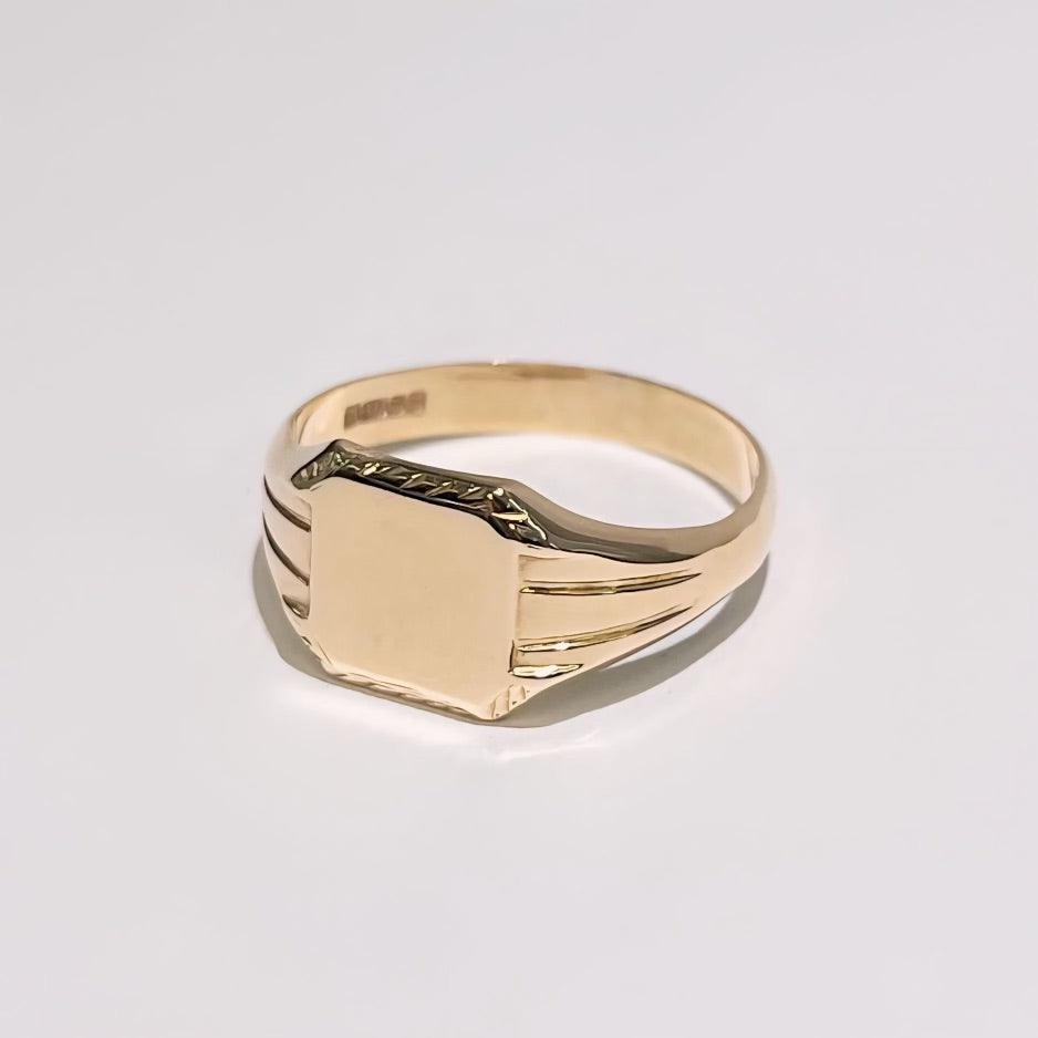 Vintage 9ct Yellow Gold Square Signet Ring - Size W