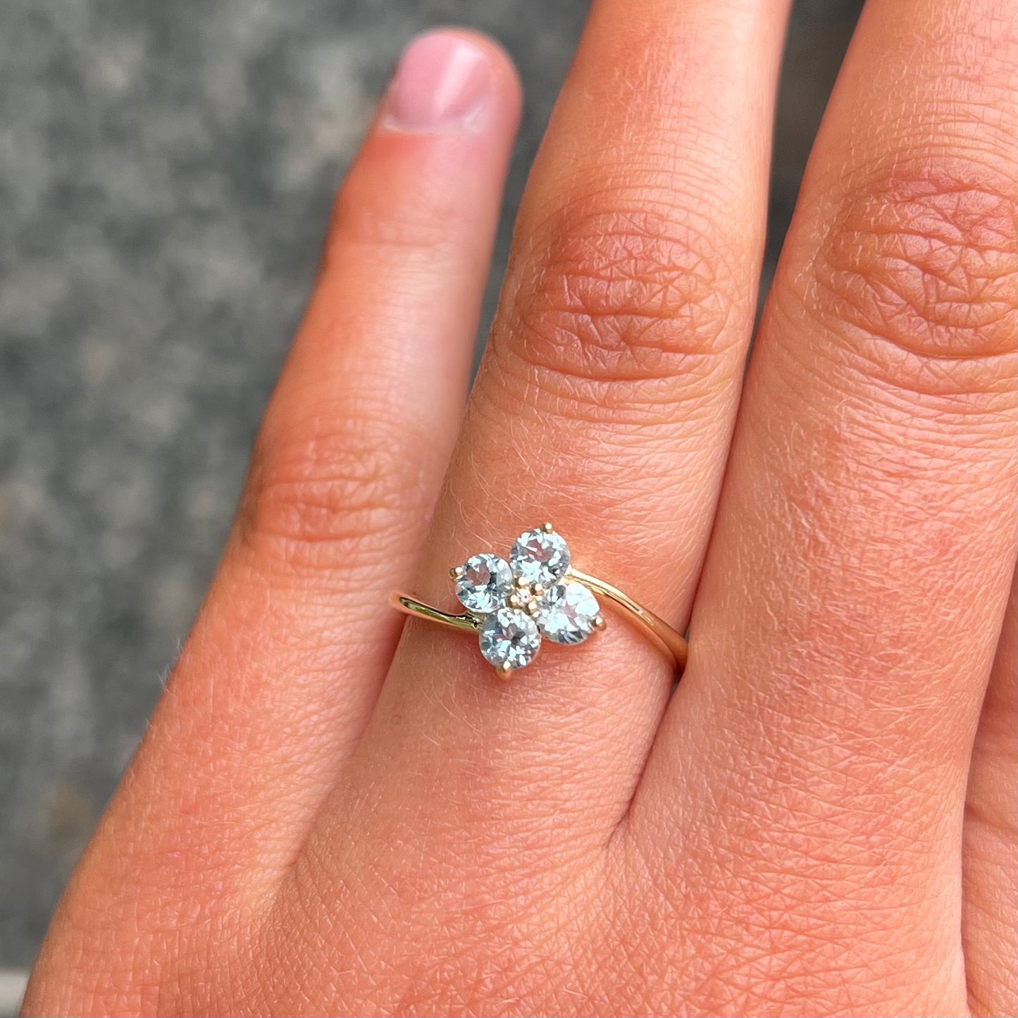 9ct Yellow Gold Blue Topaz Forget-Me-Not Ring - Size N