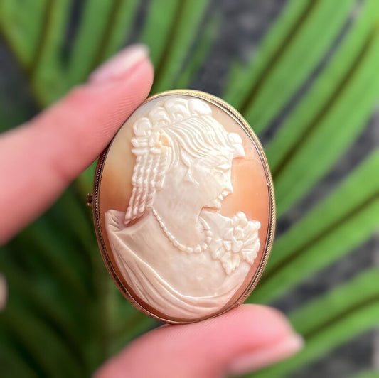 Antique Victorian Ladies Portrait Cameo Brooch