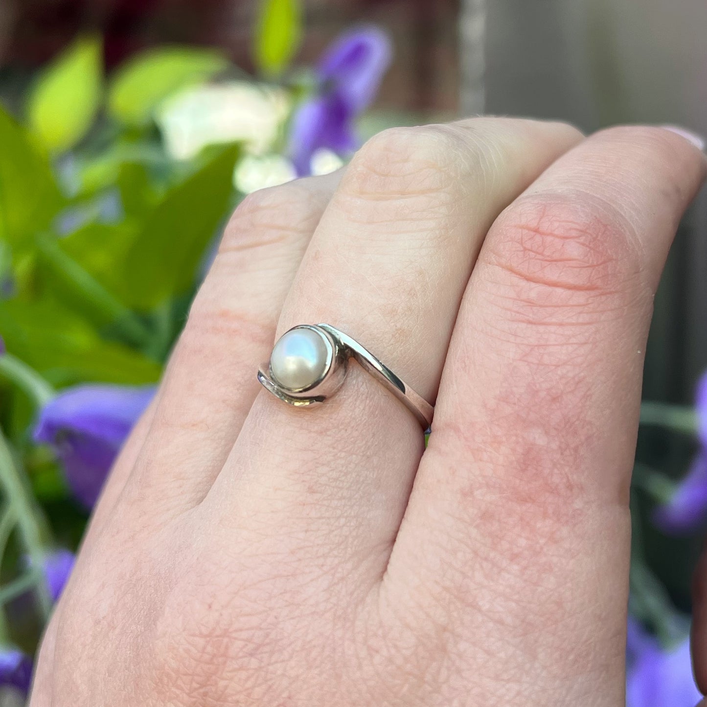 Sterling Silver Pearl Twist Solitaire Ring - Size L