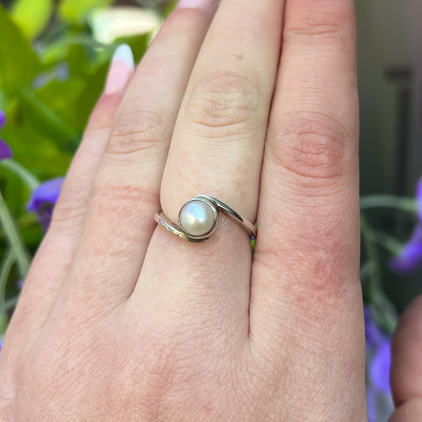 Sterling Silver Pearl Twist Solitaire Ring - Size L