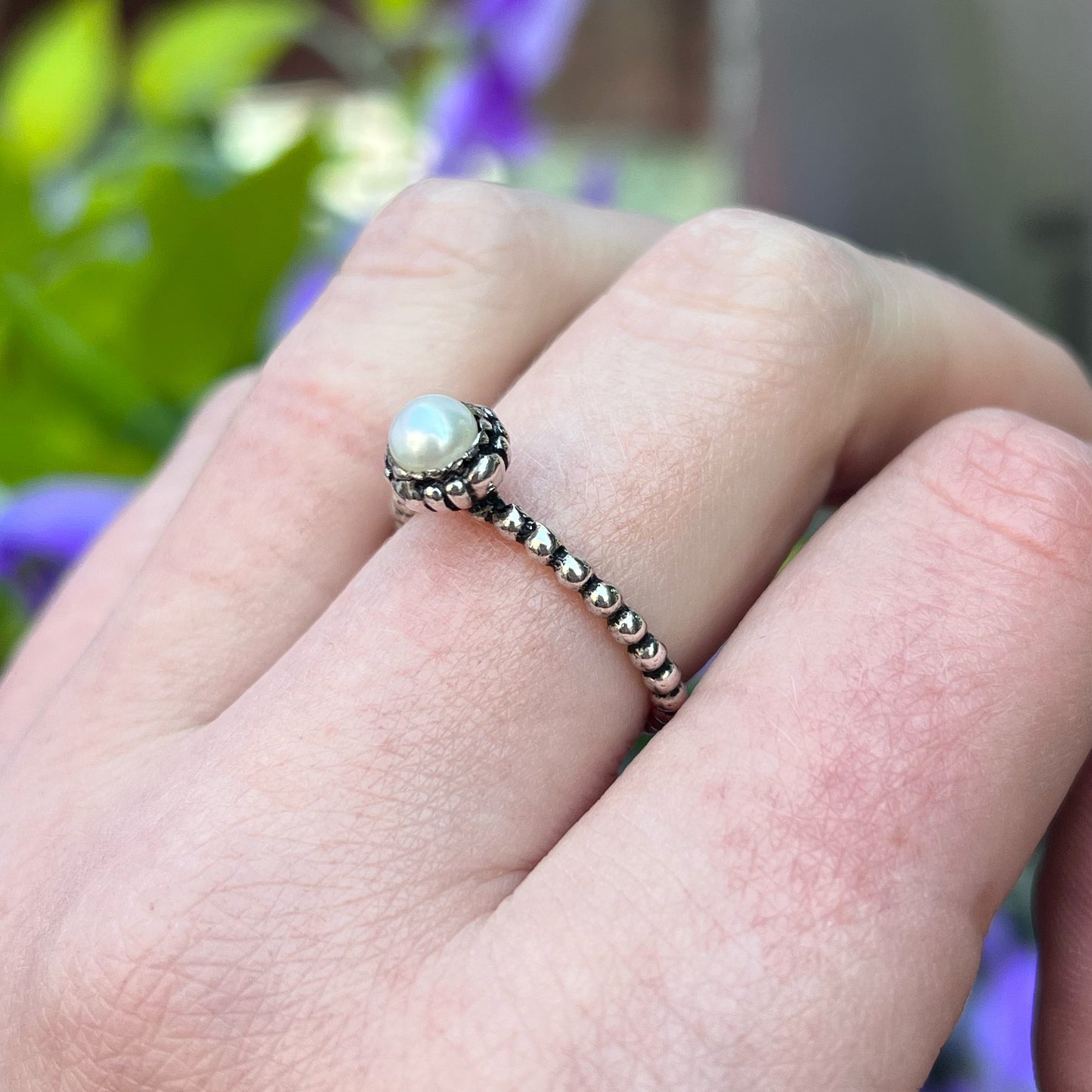 Detailed Sterling Silver Pearl Solitaire Ring - Size O
